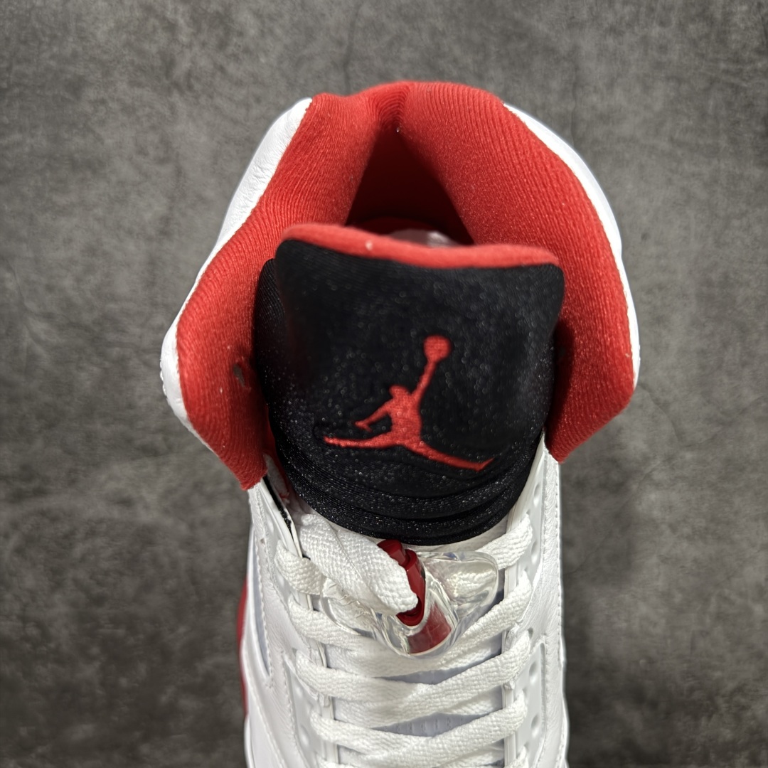 图片[8]-【OG纯原】Air Jordan 5 Retro \”Fire Red Black Tongue\” AJ5 乔5流川枫 火焰红 篮球鞋 HQ7978-101 头部一线大厂OG出品 品质相当完美 原鞋定版开发 原厂皮料原厂数据打造 高端外贸零售专供 最高限度还原官方 尺码：40 40.5 41 42 42.5 43 44 44.5 45 46 47.5-选品中心