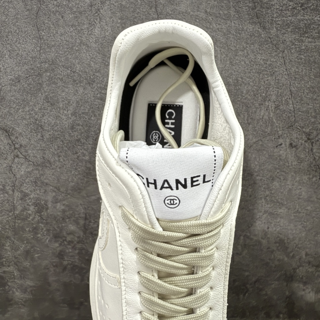 图片[8]-【东莞代购版】Chanel 25C 早春度假款运动休闲鞋 超级推荐这一季的这款运动鞋真的要入！ 轻到不得了，超薄，显脚小加上做旧复古奶白色 舒适感真的是奢侈品里的行业标杆 香奈儿25C米白色运动鞋 看着有点小老头皱巴巴但是上脚很好穿很百搭啊 chanel 25C 踩屎感运动鞋25C 另外一双鞋鞋也很软诶！ 米色也很好搭配的 喜欢爬山户外运动者可入哈哈简直不要太舒服 耐看，好穿绝对仙女款超级舒服，百搭率性的休闲运动风，飒爽又自然，演绎香奈儿的时髦女性气质 百搭小白鞋款式搭配不会出错撞色搭配活力满满啊侧面压印logo 上脚很秀 尺码： 35-40-选品中心