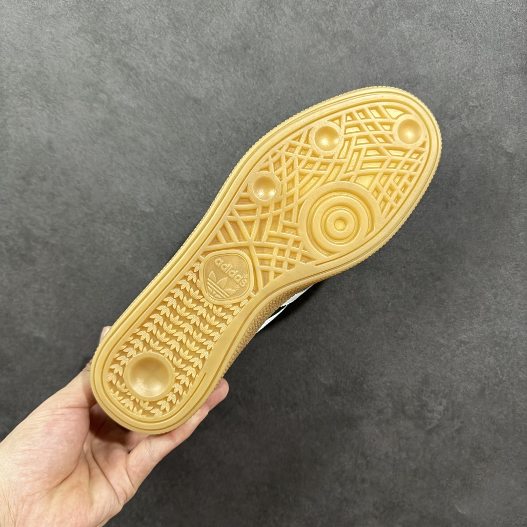 图片[9]-【正确版】Adidas Handball Spezial 官方正确版本 阿迪达斯经典款 复古休闲板鞋 全鞋采用反毛皮制作 牛筋耐磨大底 承载青春情怀的板鞋 经典三条杠装饰鞋侧 品牌辨识度清晰 货号：JP7067 尺码：36 36.5 37 38 38.5 39 40 40.5 41 42 42.5 43 44 45-选品中心