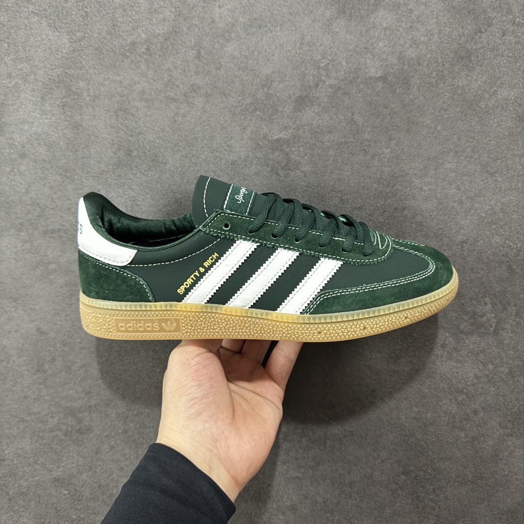 【正确版】Adidas Handball Spezial 官方正确版本 阿迪达斯经典款 复古休闲板鞋 全鞋采用反毛皮制作 牛筋耐磨大底 承载青春情怀的板鞋 经典三条杠装饰鞋侧 品牌辨识度清晰 货号：JP7067 尺码：36 36.5 37 38 38.5 39 40 40.5 41 42 42.5 43 44 45-选品中心
