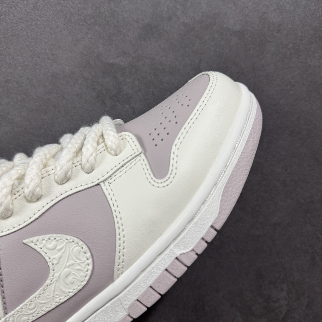 图片[5]-【YC纯原版】NK Dunk Low 花卉浮雕 IH0639-011 实力大厂出品 新配色陆续开发 全套原纸板楦头开发 确保原汁原味 完美呈现DUNK版型 一比一鞋头弧度高度鞋身弧度 此版本只针对中端市场 皮料材质有所更替 其他数据细节工艺流程均保持一致 绝不口嗨 细节品控鞋型随意对比 独家私模官方第六代原厂航空铝磨具打磨大底 鞋头坡度极致还原 无解鞋型 原盒原配 圈内天花板工艺 原厂玻璃冲刀 超高清洁度 全鞋零毛边皮料切割 原厂中底布点胶 中底布拉帮走线遵循公司 尺码：36 36.5 37.5 38 38.5 39 40-选品中心