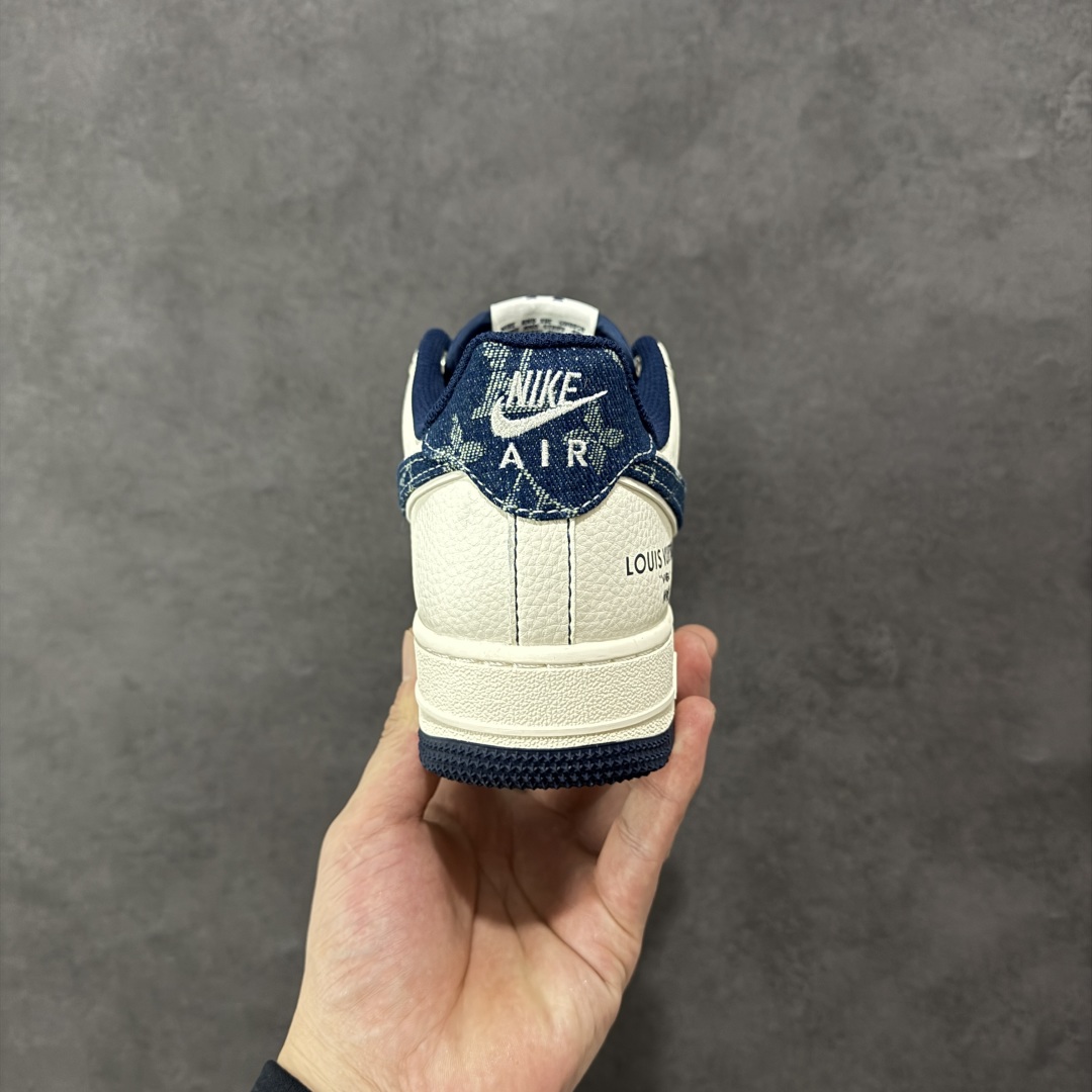图片[4]-【定制版】Nike Air Force 1 Low 07 x Louis Vuitton LV白蓝双小勾 原楦头原纸板 打造纯正低帮空军版型 专注外贸渠道 全掌内置蜂窝气垫 原盒配件 原厂中底钢印、拉帮完美 货号：YX5066 342 尺码：36 36.5 37.5 38 38.5 39 40 40.5 41 42 42.5 43 44 44.5 45-选品中心