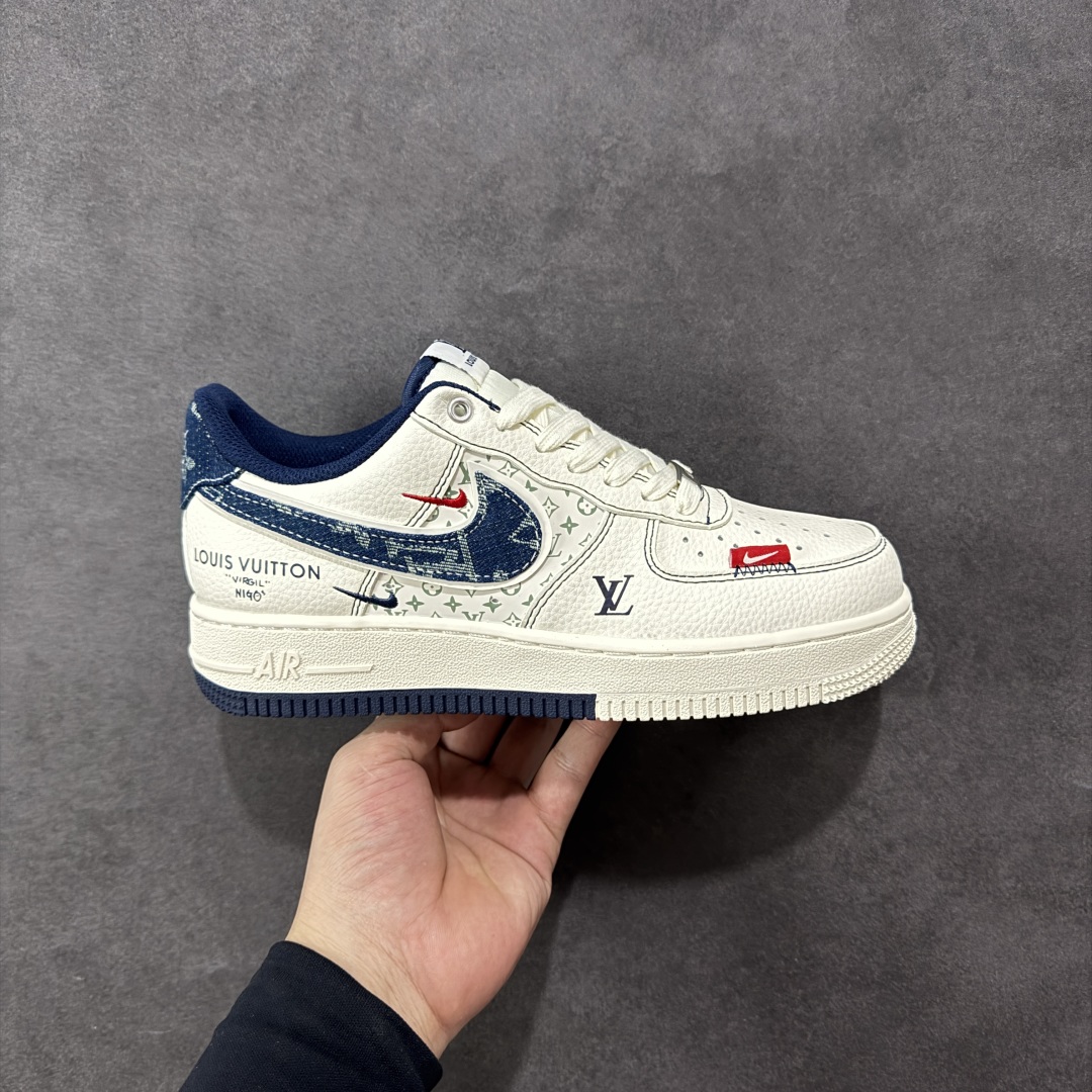 【定制版】Nike Air Force 1 Low 07 x Louis Vuitton LV白蓝双小勾 原楦头原纸板 打造纯正低帮空军版型 专注外贸渠道 全掌内置蜂窝气垫 原盒配件 原厂中底钢印、拉帮完美 货号:YX5066 342 尺码:36 36.5 37.5 38 38.5 39 40 40.5 41 42 42.5 43 44 44.5 45-选品中心