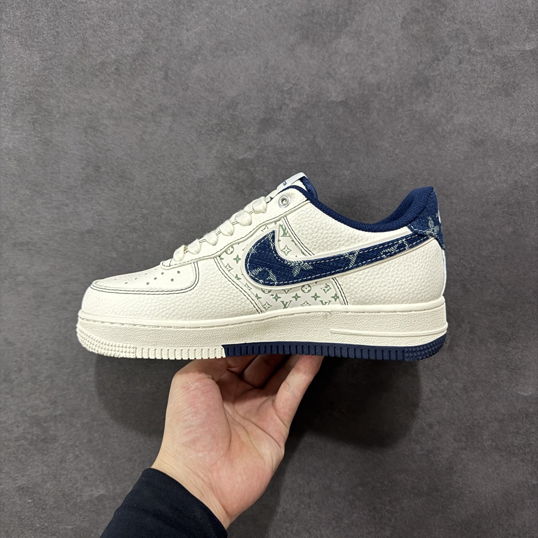 图片[2]-【定制版】Nike Air Force 1 Low 07 x Louis Vuitton LV白蓝双小勾 原楦头原纸板 打造纯正低帮空军版型 专注外贸渠道 全掌内置蜂窝气垫 原盒配件 原厂中底钢印、拉帮完美 货号：YX5066 342 尺码：36 36.5 37.5 38 38.5 39 40 40.5 41 42 42.5 43 44 44.5 45-选品中心