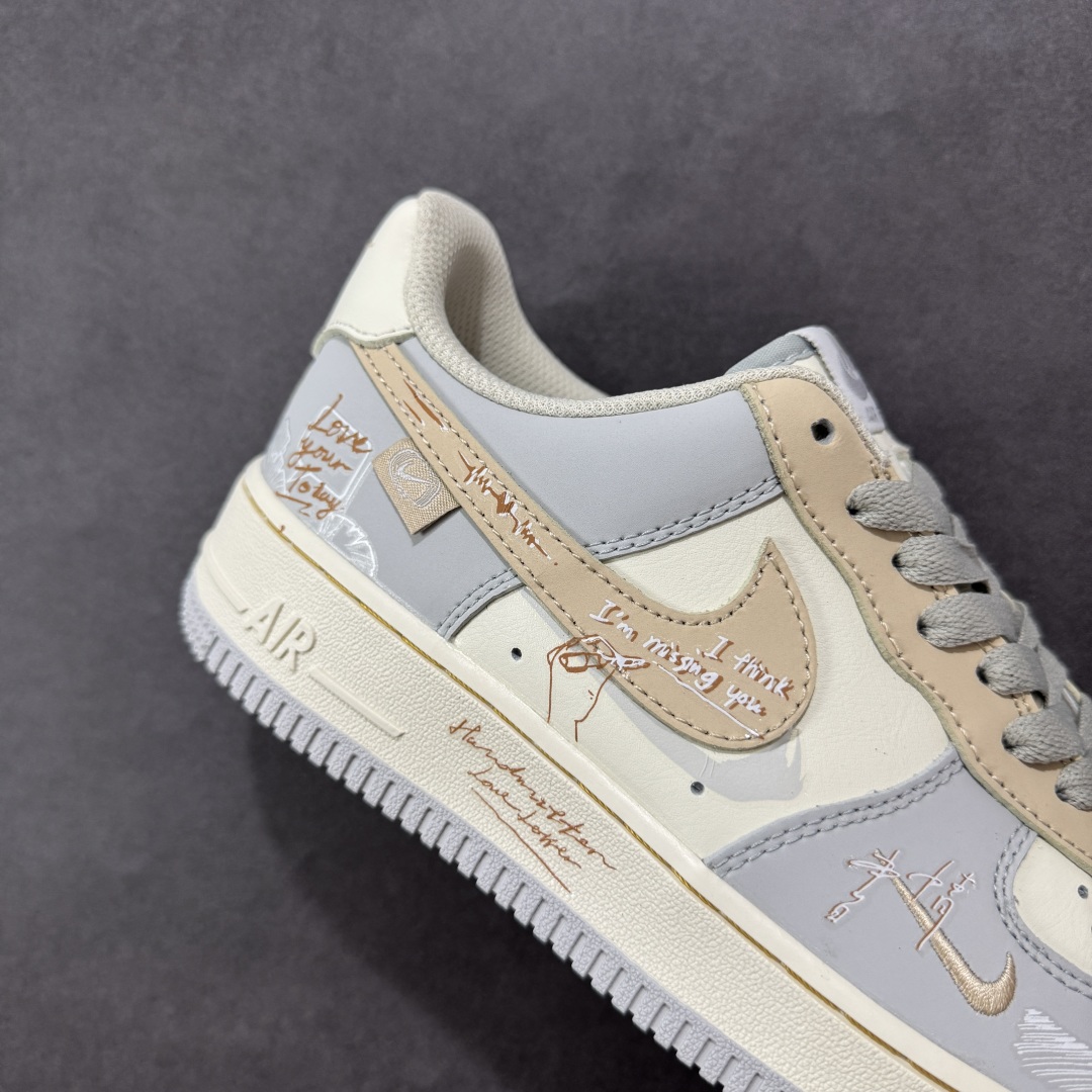 图片[6]-【定制版】Nike Air Force 1 Low 07 浅灰白小钩涂鸦 原楦头原纸板 打造纯正低帮空军版型 专注外贸渠道 全掌内置蜂窝气垫 原盒配件 原厂中底钢印、拉帮完美 货号：DB3310 111 尺码：36 36.5 37.5 38 38.5 39 40 40.5 41 42 42.5 43 44 44.5 45-选品中心