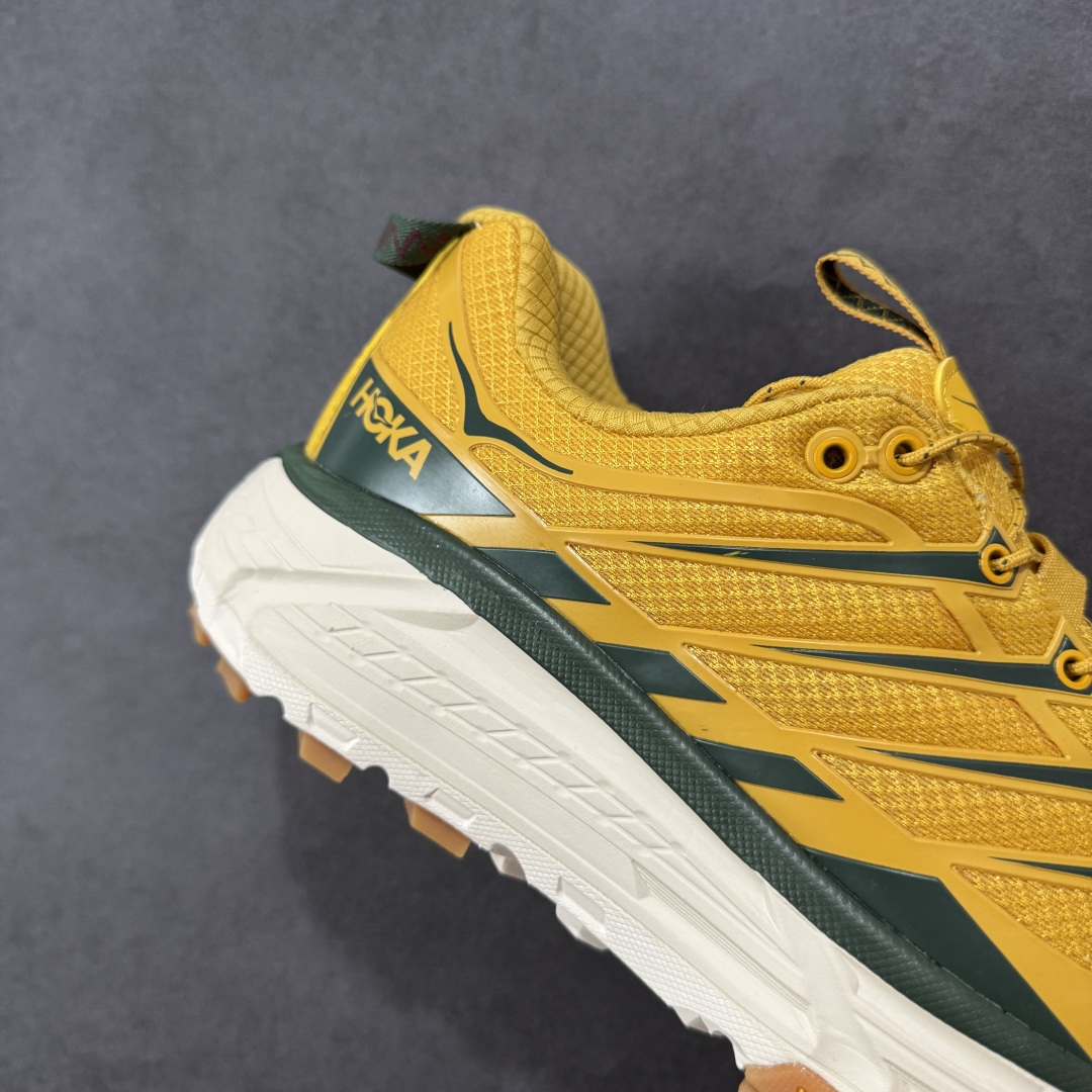 图片[6]-【公司级】HOKA ONE ONE Mafate Three 2 玛法特2.5代系列低帮轻量户外越野休闲运动慢跑鞋 上脚赞到报爆 轻盈舒适 鞋面采用超轻的无缝架构 轻薄的TPU贴在透气的鞋面材料上 减轻重量同时也保证了支撑性 鞋底采用滚动平衡技术 引导跑者回归自然步态 祖传的神奇EVA材质中底依旧是一如既往地表现优秀 能提供充足的缓震 作为HOKA家的越野跑鞋 VIBRAM 橡胶大底也是必不可少的 即便在复杂湿滑的地形 依旧能有良好的抓地力及稳定性 鞋带采用了弹性不易松脱的扁宽弹性鞋带 前掌与中掌部分也进行了加宽 也更加适合亚洲人的脚型 是一款十分全面且足够强悍的户外硬核越野鞋 日常搭配的话短裤是基本不挑 阔腿裤 工装裤以及各种长筒牛仔裤都可以 尺码：36 36.5 37.5 38 38.5 39 40 40.5 41 42 42.5 43 44 44.5 45-选品中心