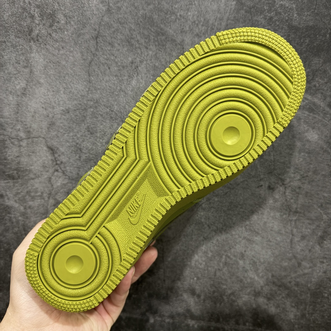 图片[9]-【S2纯原】CPFM x NK Air Force 1 Low 空军一号系列低帮 S2纯原生产线出品 经典百搭休闲运动板鞋“联名放大补丁字母”近日，A$AP Bari 在其官方社交媒体上预告了 Cactus Plant Flea Market(CPFM) 和 Nike Air Force 1 Low 的全新配色。 #此次全新推出的紫色和苔藓绿配色，保留了原始黑白版本的标志性风格，均采用皮革鞋面、尼龙鞋舌、带有反光底衬的「AIR SUNSHINE」及同色 AF1 橡胶鞋底。 货号：FQ7069-300 尺码：36 36.5 37.5 38 38.5 39 40 40.5 41 42 42.5 43 44 44.5 45 46 47.5-选品中心