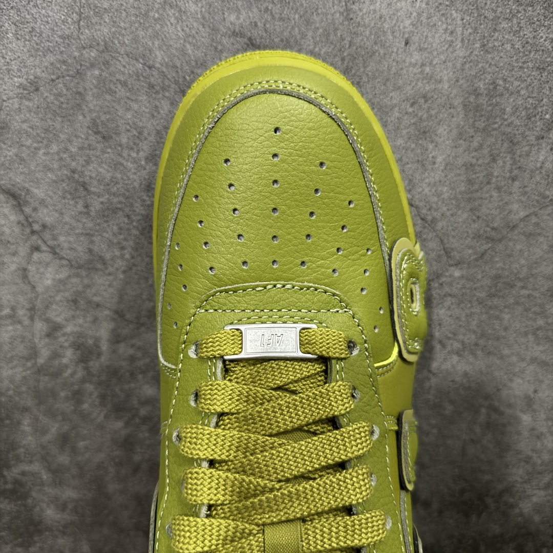 图片[5]-【S2纯原】CPFM x NK Air Force 1 Low 空军一号系列低帮 S2纯原生产线出品 经典百搭休闲运动板鞋“联名放大补丁字母”近日，A$AP Bari 在其官方社交媒体上预告了 Cactus Plant Flea Market(CPFM) 和 Nike Air Force 1 Low 的全新配色。 #此次全新推出的紫色和苔藓绿配色，保留了原始黑白版本的标志性风格，均采用皮革鞋面、尼龙鞋舌、带有反光底衬的「AIR SUNSHINE」及同色 AF1 橡胶鞋底。 货号：FQ7069-300 尺码：36 36.5 37.5 38 38.5 39 40 40.5 41 42 42.5 43 44 44.5 45 46 47.5-选品中心