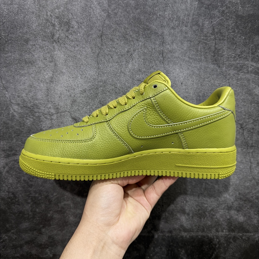 图片[2]-【S2纯原】CPFM x NK Air Force 1 Low 空军一号系列低帮 S2纯原生产线出品 经典百搭休闲运动板鞋“联名放大补丁字母”近日，A$AP Bari 在其官方社交媒体上预告了 Cactus Plant Flea Market(CPFM) 和 Nike Air Force 1 Low 的全新配色。 #此次全新推出的紫色和苔藓绿配色，保留了原始黑白版本的标志性风格，均采用皮革鞋面、尼龙鞋舌、带有反光底衬的「AIR SUNSHINE」及同色 AF1 橡胶鞋底。 货号：FQ7069-300 尺码：36 36.5 37.5 38 38.5 39 40 40.5 41 42 42.5 43 44 44.5 45 46 47.5-选品中心