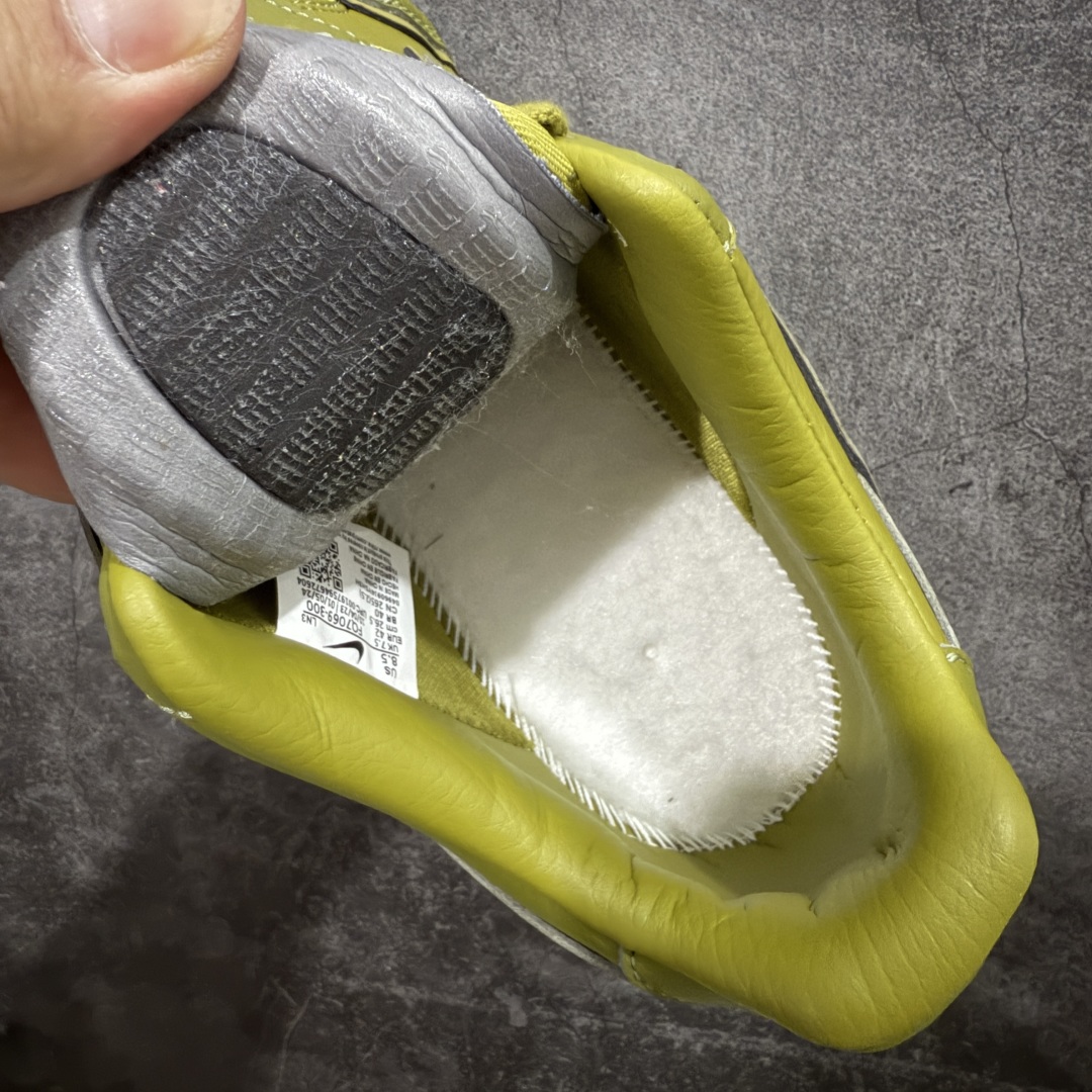 图片[8]-【S2纯原】CPFM x NK Air Force 1 Low 空军一号系列低帮 S2纯原生产线出品 经典百搭休闲运动板鞋“联名放大补丁字母”近日，A$AP Bari 在其官方社交媒体上预告了 Cactus Plant Flea Market(CPFM) 和 Nike Air Force 1 Low 的全新配色。 #此次全新推出的紫色和苔藓绿配色，保留了原始黑白版本的标志性风格，均采用皮革鞋面、尼龙鞋舌、带有反光底衬的「AIR SUNSHINE」及同色 AF1 橡胶鞋底。 货号：FQ7069-300 尺码：36 36.5 37.5 38 38.5 39 40 40.5 41 42 42.5 43 44 44.5 45 46 47.5-选品中心