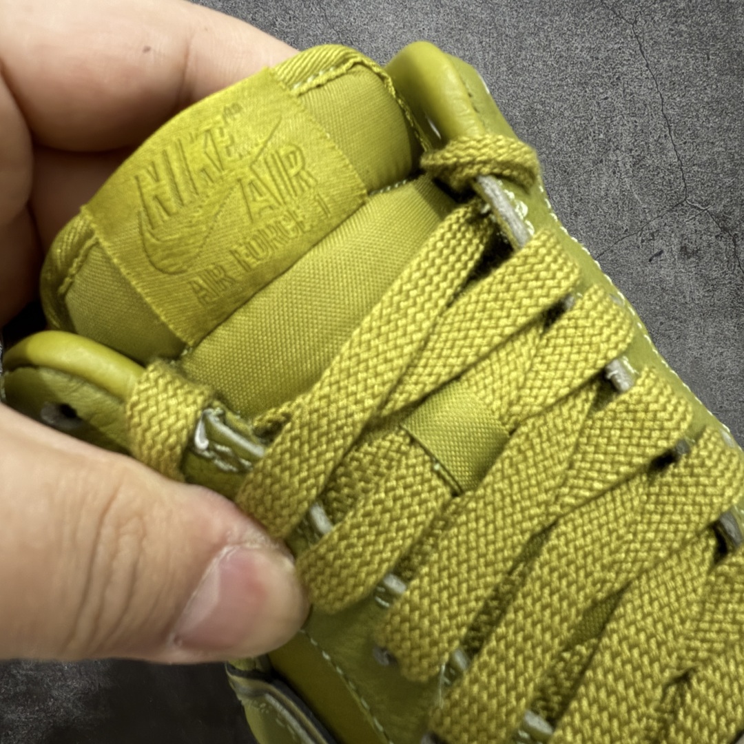 图片[5]-【S2纯原】CPFM x NK Air Force 1 Low 空军一号系列低帮 S2纯原生产线出品 经典百搭休闲运动板鞋“联名放大补丁字母”近日，A$AP Bari 在其官方社交媒体上预告了 Cactus Plant Flea Market(CPFM) 和 Nike Air Force 1 Low 的全新配色。 #此次全新推出的紫色和苔藓绿配色，保留了原始黑白版本的标志性风格，均采用皮革鞋面、尼龙鞋舌、带有反光底衬的「AIR SUNSHINE」及同色 AF1 橡胶鞋底。 货号：FQ7069-300 尺码：36 36.5 37.5 38 38.5 39 40 40.5 41 42 42.5 43 44 44.5 45 46 47.5-选品中心