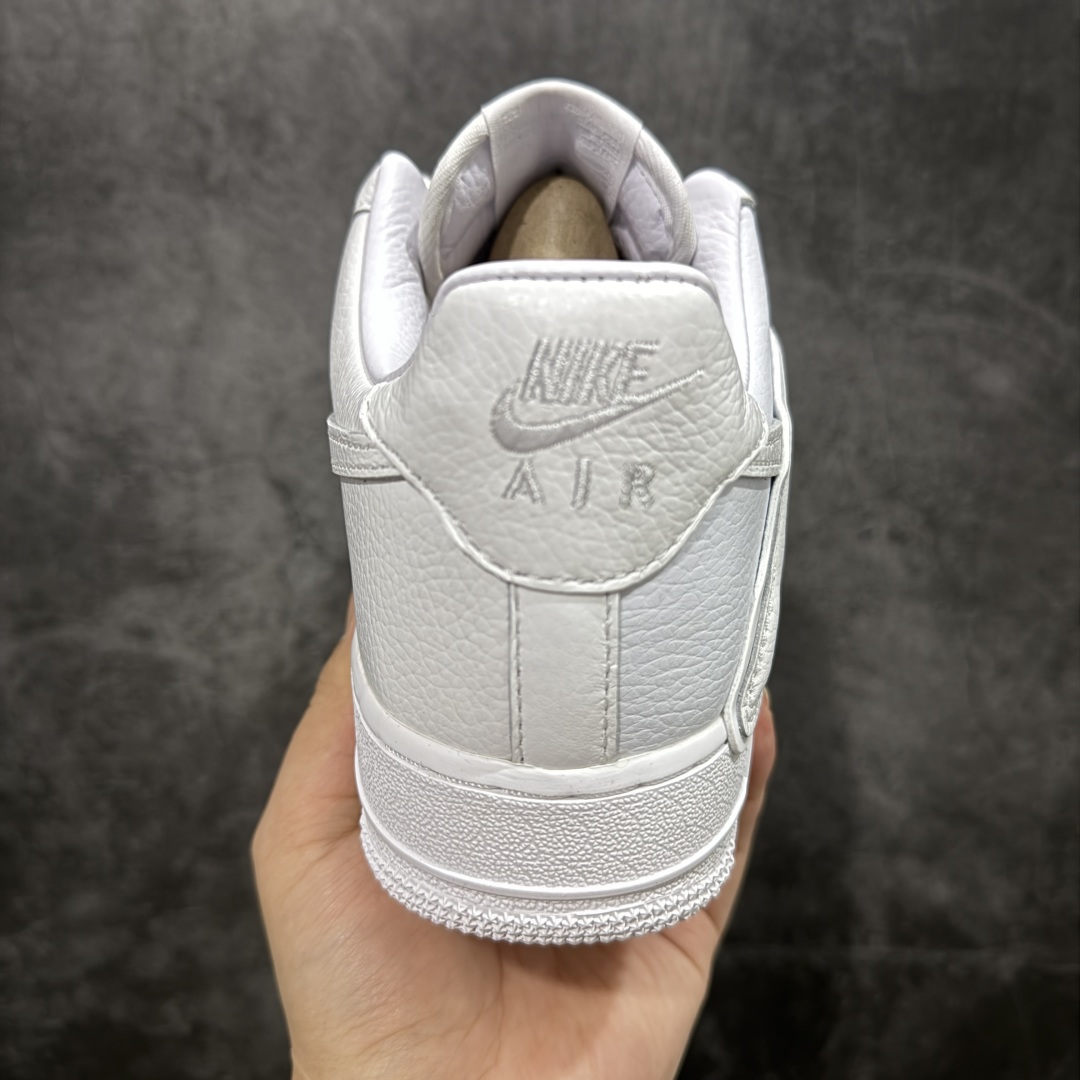 图片[4]-【S2纯原】CPFM x NK Air Force 1 Low 空军一号系列低帮 S2纯原生产线出品 经典百搭休闲运动板鞋“联名放大补丁字母”近日，A$AP Bari 在其官方社交媒体上预告了 Cactus Plant Flea Market(CPFM) 和 Nike Air Force 1 Low 的全新配色。 #此次全新推出的紫色和苔藓绿配色，保留了原始黑白版本的标志性风格，均采用皮革鞋面、尼龙鞋舌、带有反光底衬的「AIR SUNSHINE」及同色 AF1 橡胶鞋底。 货号：FQ7069-100 尺码：39 40 40.5 41 42 42.5 43 44 44.5 45 46 47.5-选品中心