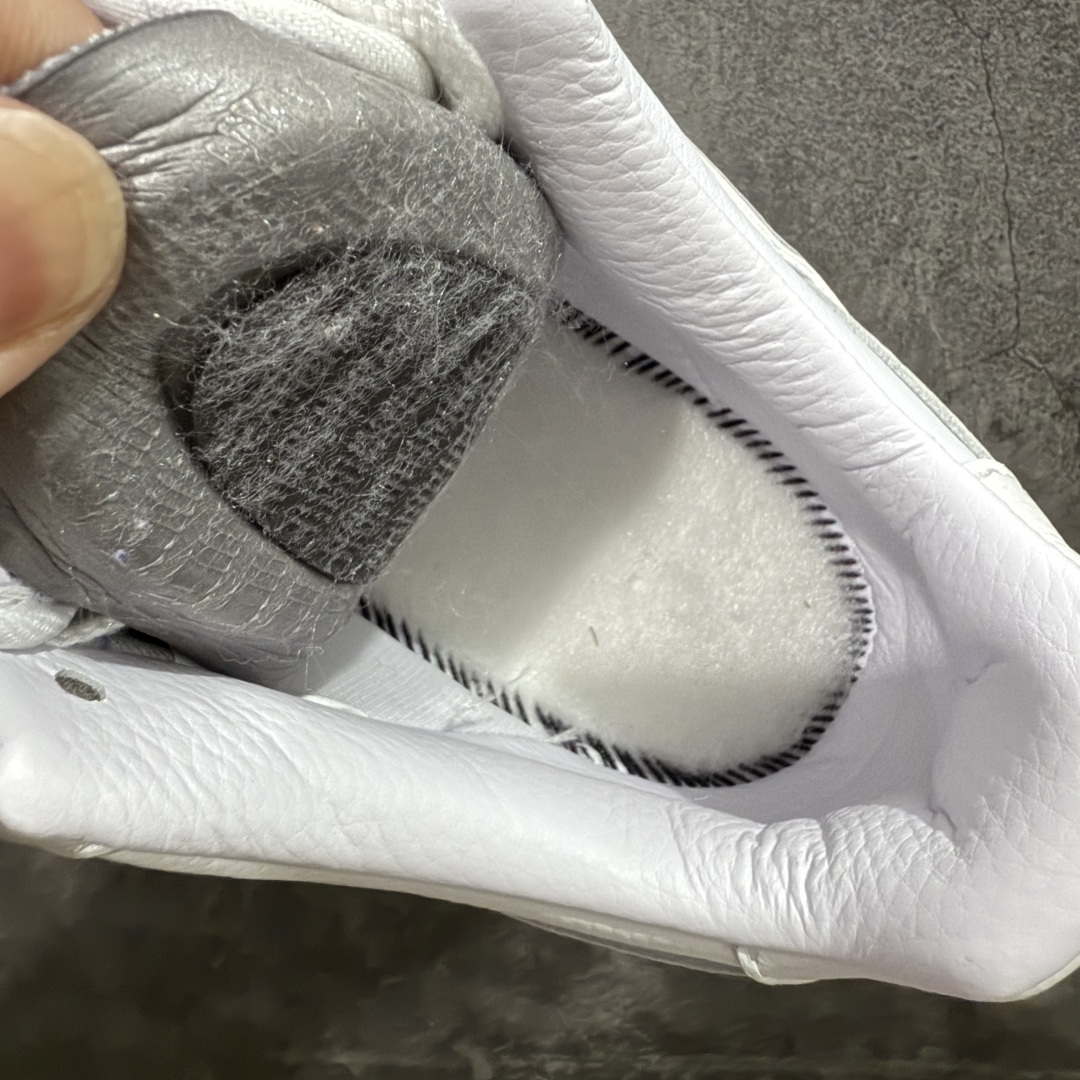 图片[7]-【S2纯原】CPFM x NK Air Force 1 Low 空军一号系列低帮 S2纯原生产线出品 经典百搭休闲运动板鞋“联名放大补丁字母”近日，A$AP Bari 在其官方社交媒体上预告了 Cactus Plant Flea Market(CPFM) 和 Nike Air Force 1 Low 的全新配色。 #此次全新推出的紫色和苔藓绿配色，保留了原始黑白版本的标志性风格，均采用皮革鞋面、尼龙鞋舌、带有反光底衬的「AIR SUNSHINE」及同色 AF1 橡胶鞋底。 货号：FQ7069-100 尺码：39 40 40.5 41 42 42.5 43 44 44.5 45 46 47.5-选品中心