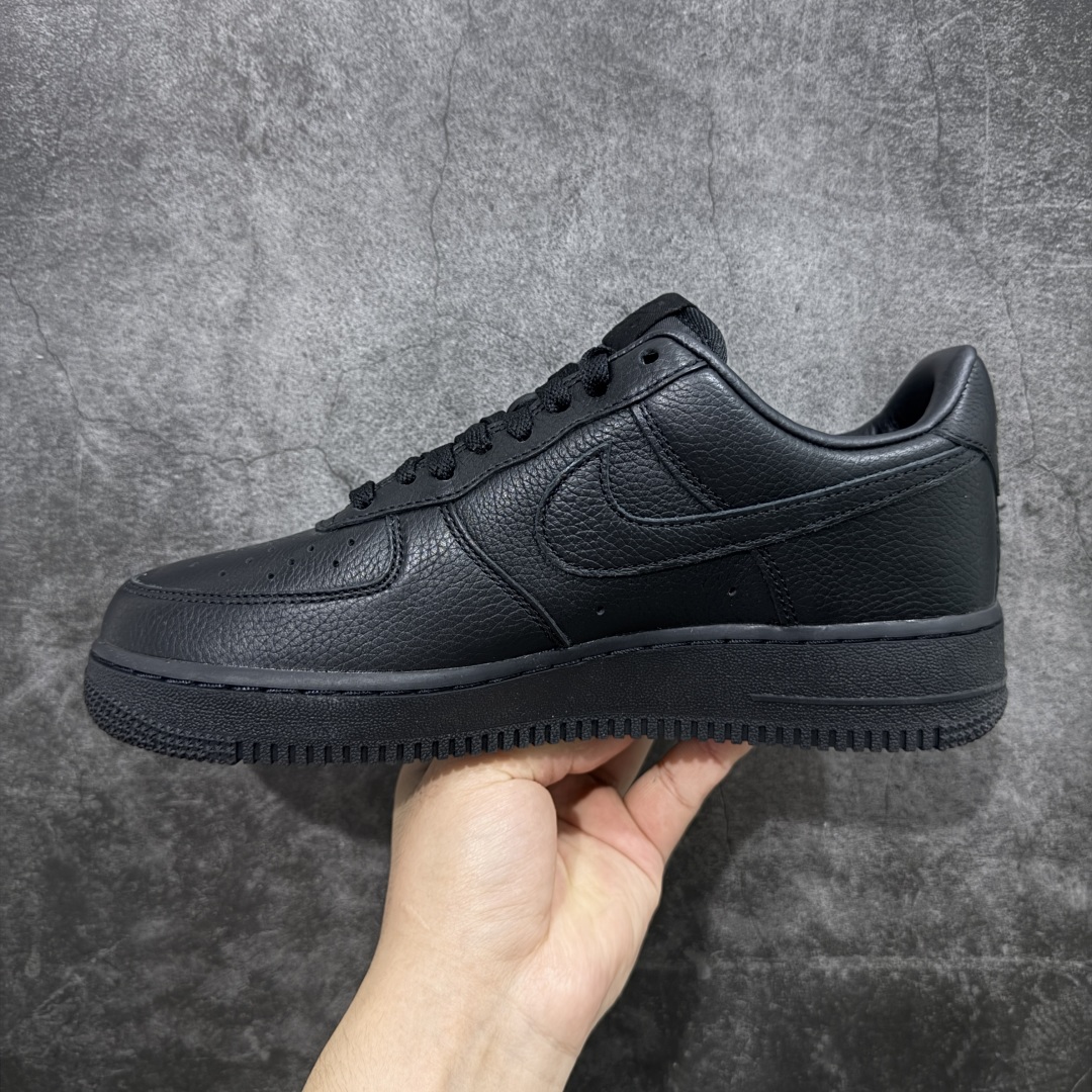 图片[2]-【S2纯原】CPFM x NK Air Force 1 07 Low 空军一号系列低帮 S2纯原生产线出品 经典百搭休闲运动板鞋“联名放大补丁字母”近日，A$AP Bari 在其官方社交媒体上预告了 Cactus Plant Flea Market(CPFM) 和 Nike Air Force 1 Low 的全新配色。 #此次全新推出的紫色和苔藓绿配色，保留了原始黑白版本的标志性风格，均采用皮革鞋面、尼龙鞋舌、带有反光底衬的「AIR SUNSHINE」及同色 AF1 橡胶鞋底。 货号：DC4457-001 尺码：39 40 40.5 41 42 42.5 43 44 44.5 45 46 47.5-选品中心