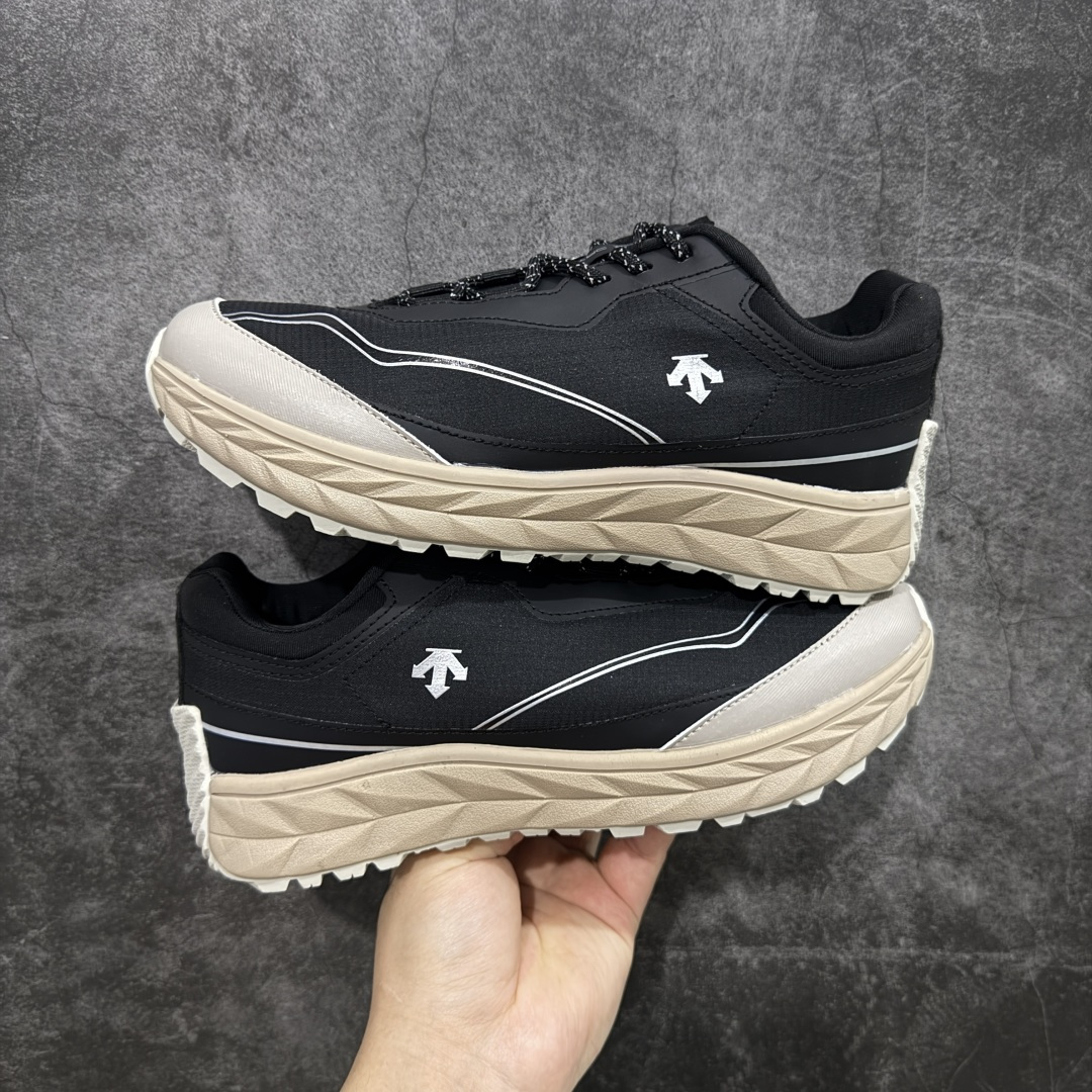 Descente Terrain D Low-Top Lifestyle Sneakers - Comfortable, Durable, and Stylish