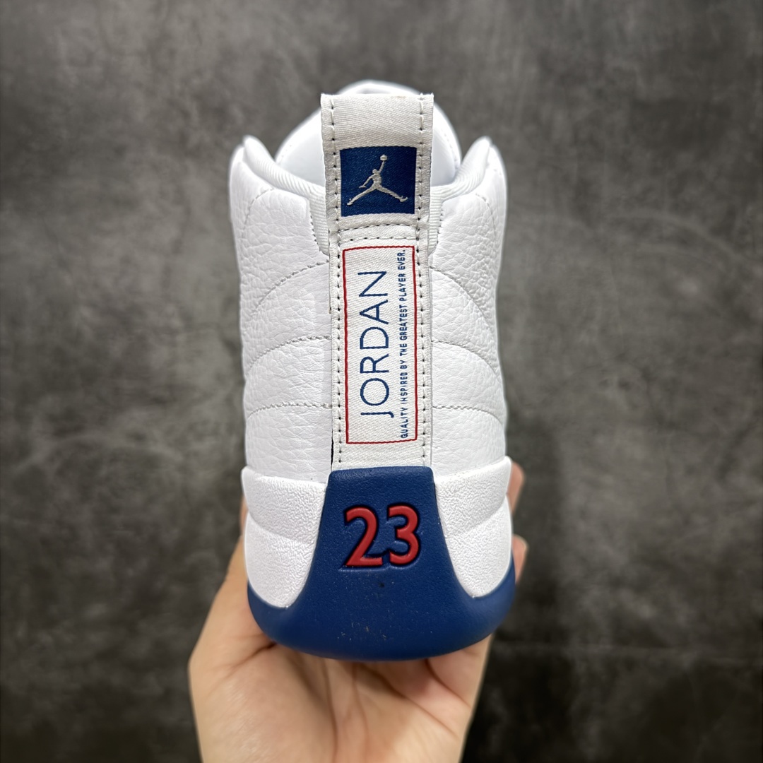 图片[4]-【XP纯原版】Air Jordan AJ12 Retro 潮流 中帮 复古篮球鞋 白蓝 法国蓝 CT8013-114 市场唯一附带GOAT授权卡 各细节正确 原楦原纸板开发 原汁原味12代鞋型 进口原厂皮料 超软荔枝皮 质感满分 原厂碳板 原装材料 原厂定制金属扣 原厂电绣 支持与公司货全方位对比 只服务于5%懂鞋的高端客户 发国外可支持各种retail商店充正寄售 尺码：40 40.5 41 42 42.5 43 44 44.5 45 45.5 46 47.5-选品中心