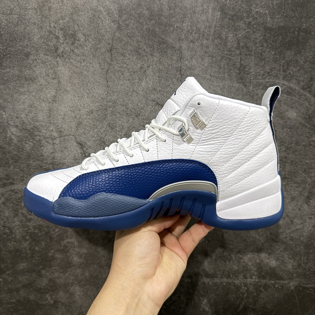 图片[2]-【XP纯原版】Air Jordan AJ12 Retro 潮流 中帮 复古篮球鞋 白蓝 法国蓝 CT8013-114 市场唯一附带GOAT授权卡 各细节正确 原楦原纸板开发 原汁原味12代鞋型 进口原厂皮料 超软荔枝皮 质感满分 原厂碳板 原装材料 原厂定制金属扣 原厂电绣 支持与公司货全方位对比 只服务于5%懂鞋的高端客户 发国外可支持各种retail商店充正寄售 尺码：40 40.5 41 42 42.5 43 44 44.5 45 45.5 46 47.5-选品中心