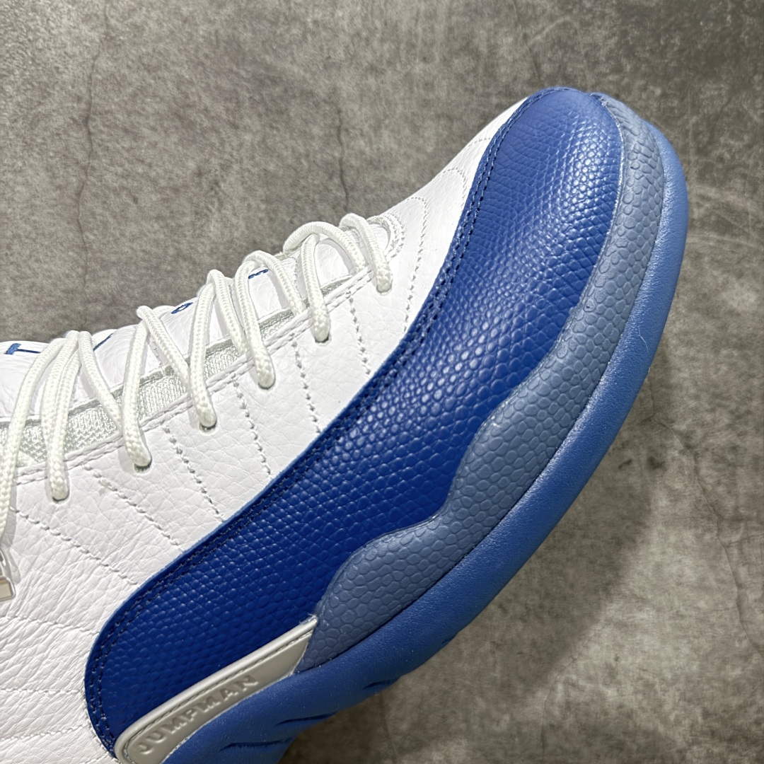 图片[6]-【XP纯原版】Air Jordan AJ12 Retro 潮流 中帮 复古篮球鞋 白蓝 法国蓝 CT8013-114 市场唯一附带GOAT授权卡 各细节正确 原楦原纸板开发 原汁原味12代鞋型 进口原厂皮料 超软荔枝皮 质感满分 原厂碳板 原装材料 原厂定制金属扣 原厂电绣 支持与公司货全方位对比 只服务于5%懂鞋的高端客户 发国外可支持各种retail商店充正寄售 尺码：40 40.5 41 42 42.5 43 44 44.5 45 45.5 46 47.5-选品中心