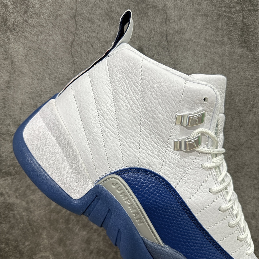 图片[7]-【XP纯原版】Air Jordan AJ12 Retro 潮流 中帮 复古篮球鞋 白蓝 法国蓝 CT8013-114 市场唯一附带GOAT授权卡 各细节正确 原楦原纸板开发 原汁原味12代鞋型 进口原厂皮料 超软荔枝皮 质感满分 原厂碳板 原装材料 原厂定制金属扣 原厂电绣 支持与公司货全方位对比 只服务于5%懂鞋的高端客户 发国外可支持各种retail商店充正寄售 尺码：40 40.5 41 42 42.5 43 44 44.5 45 45.5 46 47.5-选品中心