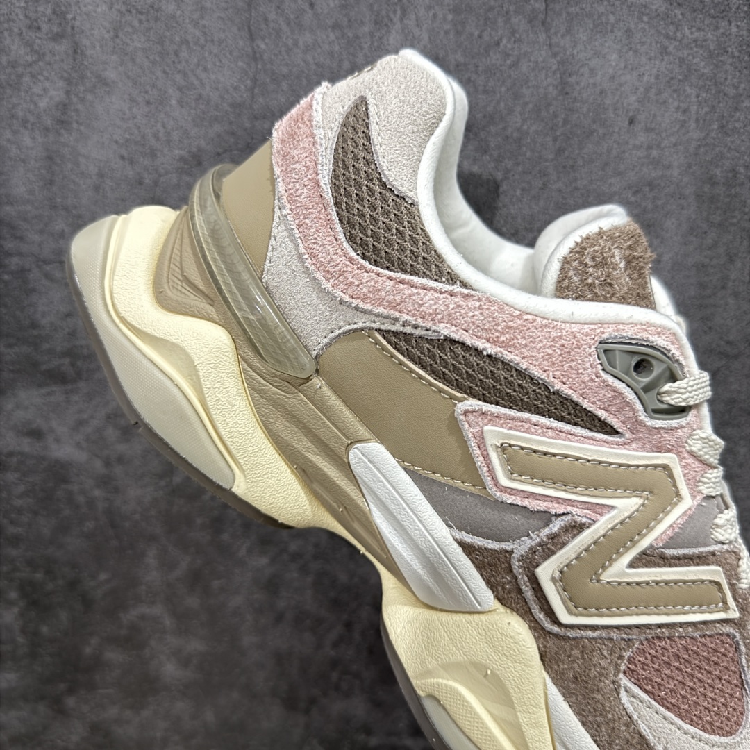 图片[7]-【纯原版】 New Balance NB9060 联名款 复古休闲运动慢跑鞋 粉棕色U9060NTB 全套原楦原纸板原厂数据开发 进口三明治网面 原装进口翻毛皮料正确绒感卡色 正确中底拉帮中底网布细节 原厂标裁 带紫光防伪 定制后跟透明水晶模块 冲裁组合 大底贴合程度胶水上色把控完美 整洁度挑战全网艺术家 多道序QC把关品质完善 匠心打造 耗时两个月开发完成 工艺极其复杂难度可想而知 新开独立私模大底 全网唯一正确六层组合大底 高端零售专供产物 尺码：36 37 37.5 38 38.5 39 40 40.5 41 42 42.5 43 44 45 46.5-选品中心