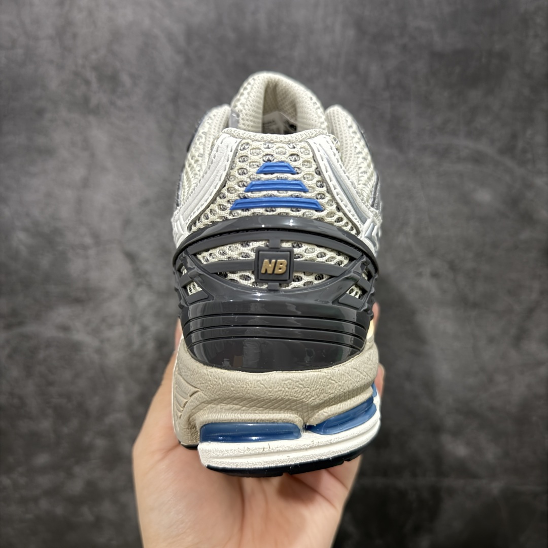 图片[4]-【纯原版】NB新百伦New Balance M1906R U1906NA 系列复古老爹风休闲运动慢跑鞋 采用轻质牛剖革拼接透气网眼衬垫织物鞋面材质#T-Beam大底提供足步弓支撑，保持步态稳定#后跟搭载外露缓震胶 鞋身整体以各种深浅不一的灰色覆盖，鞋头以淡蓝色调装饰，网眼衬垫通过不规律的色块实现做旧的美感，泛黄的鞋底更是进一步增添了复古气息。 尺码：36 37 37.5 38 38.5 39.5 40 40.5 41.5 42 42.5 43 44 45 46.5-选品中心