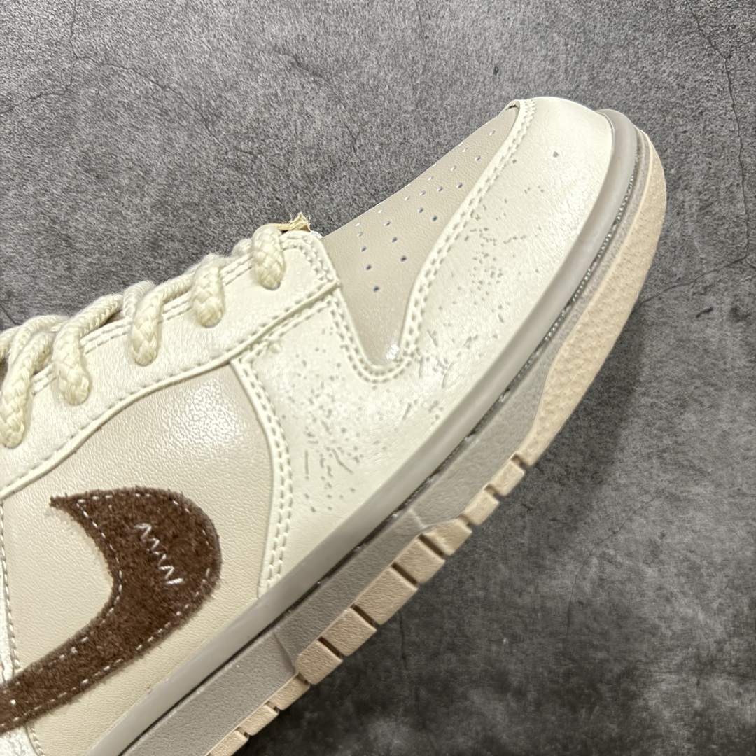  
【礼盒版】Nike Dunk Low 熊猫恶作剧-恋语
独家正确版本 原鞋开发 品质、细节 完美复刻
