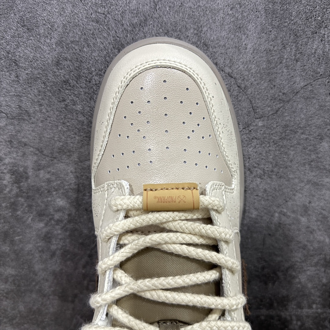  
【礼盒版】Nike Dunk Low 熊猫恶作剧-恋语
独家正确版本 原鞋开发 品质、细节 完美复刻