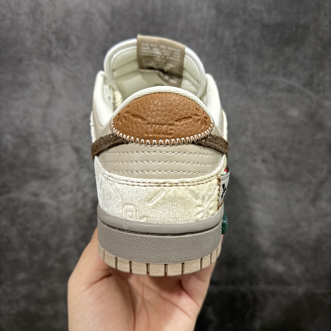  
【礼盒版】Nike Dunk Low 熊猫恶作剧-恋语
独家正确版本 原鞋开发 品质、细节 完美复刻