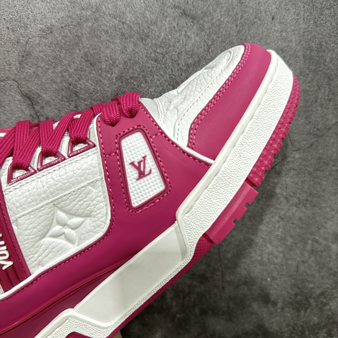 图片[6]-【顶级性价比版本】LV Trainer 紫红白色 双层飞机礼盒 中高端品质 价格超值不杀猪 非市面假特价版本 广东产 顶级品质 真材实料 不偷材料 市售数一数二的好货 放眼市场同价格绝对找不到比他更好的货⚠️ 工厂长期补货 价格优势供应 所有配色均原版购入开发打造 正确原版 超高还原度 空胶工艺 各细节到位 鞋面为细柔小牛皮 厚实织物鞋带正确扣子配件 正确牛仔布料无色差 图案对版对位 白色软质荔枝皮 老花压印到位 细节 版型全都没毛病 正确鞋垫 中高端零售 杀猪这个版本没毛病 品质见实拍 无需过多文案赘述！ 尺码：35 36 37 38 39-选品中心