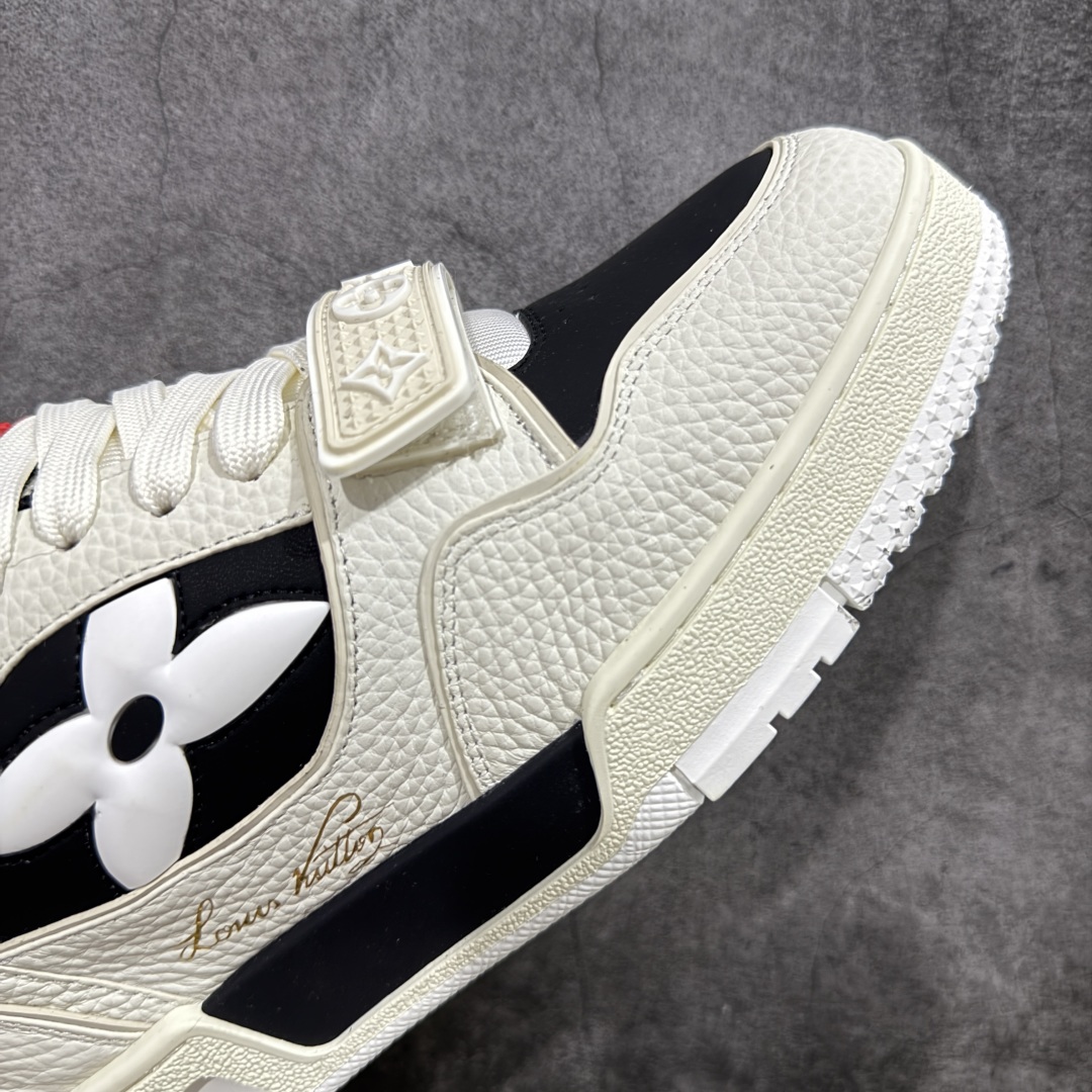 图片[6]-【顶级性价比版本】LV Trainer 白黑皮魔术贴 双层飞机礼盒 中高端品质 价格超值不杀猪 非市面假特价版本 广东产 顶级品质 真材实料 不偷材料 市售数一数二的好货 放眼市场同价格绝对找不到比他更好的货⚠️ 工厂长期补货 价格优势供应 所有配色均原版购入开发打造 正确原版 超高还原度 空胶工艺 各细节到位 鞋面为细柔小牛皮 厚实织物鞋带正确扣子配件 正确牛仔布料无色差 图案对版对位 白色软质荔枝皮 老花压印到位 细节 版型全都没毛病 正确鞋垫 中高端零售 杀猪这个版本没毛病 品质见实拍 无需过多文案赘述！ 尺码： 39-45-选品中心