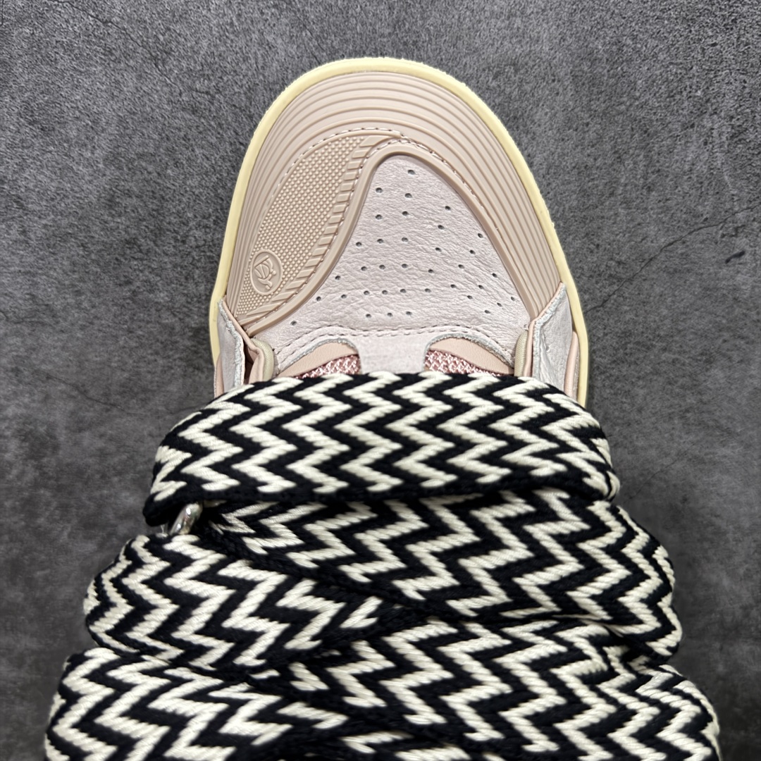 图片[5]-【X1莞产顶级】 原版一比一开发 高订制版全网独家 市售顶级版本 外贸鬼佬指令订单最大到47 Lanvin Curb Sneakers 浪凡面包鞋 基础款经典色东莞纯原 高端定制版 LANVIN浪凡三代 最新走秀款Curb系列 休闲运动面包鞋 官网一出热度火爆整个全球 各大网红也疯狂上脚 原版一比一开模重工艺制作 全鞋身采用东莞代工厂进口牛皮/环保牛反绒 进口电脑针车 数控针距精准无差 鞋头面冲孔整齐利落 金钢网织物 随机3D电喷泼墨 原磨具私模双色TPU大底 内里柔软透气太空棉面料 原版一致定制鞋带 全套原版一致包装。 尺码：35 36 37 38 39 40 41 42 43 44 45 46 47-选品中心