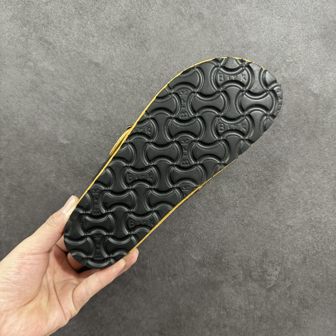 图片[9]-【广东顶级版】德国百年知名鞋履品牌·博肯Birkenstock 勃肯包拖系列 牛皮绒面革平底复古软木休闲鞋 勃肯包拖 市面顶级版本 原产品质 采用质地柔软牛皮绒面革 植入羊羔毛鞋垫和里衬材质 中底搭载缓震软木橡胶 尺码：35 36 37 38 39 40 41 42 43 44 45 46-选品中心