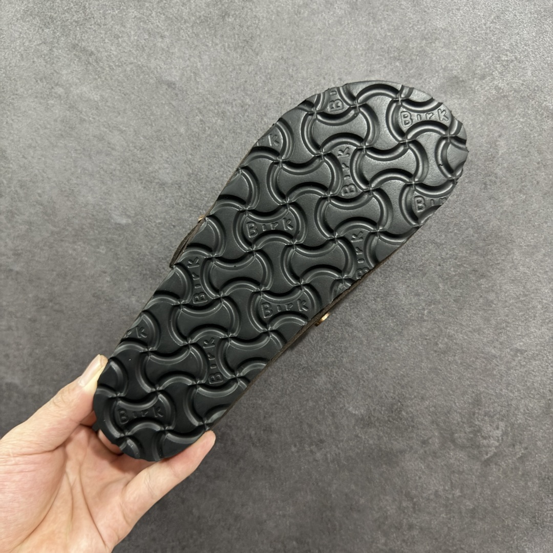 图片[9]-【广东顶级版】德国百年知名鞋履品牌·博肯Birkenstock 勃肯包拖系列 牛皮绒面革平底复古软木休闲鞋 勃肯包拖 市面顶级版本 原产品质 采用质地柔软牛皮绒面革 植入羊羔毛鞋垫和里衬材质 中底搭载缓震软木橡胶 尺码：35 36 37 38 39 40 41 42 43 44 45 46-选品中心