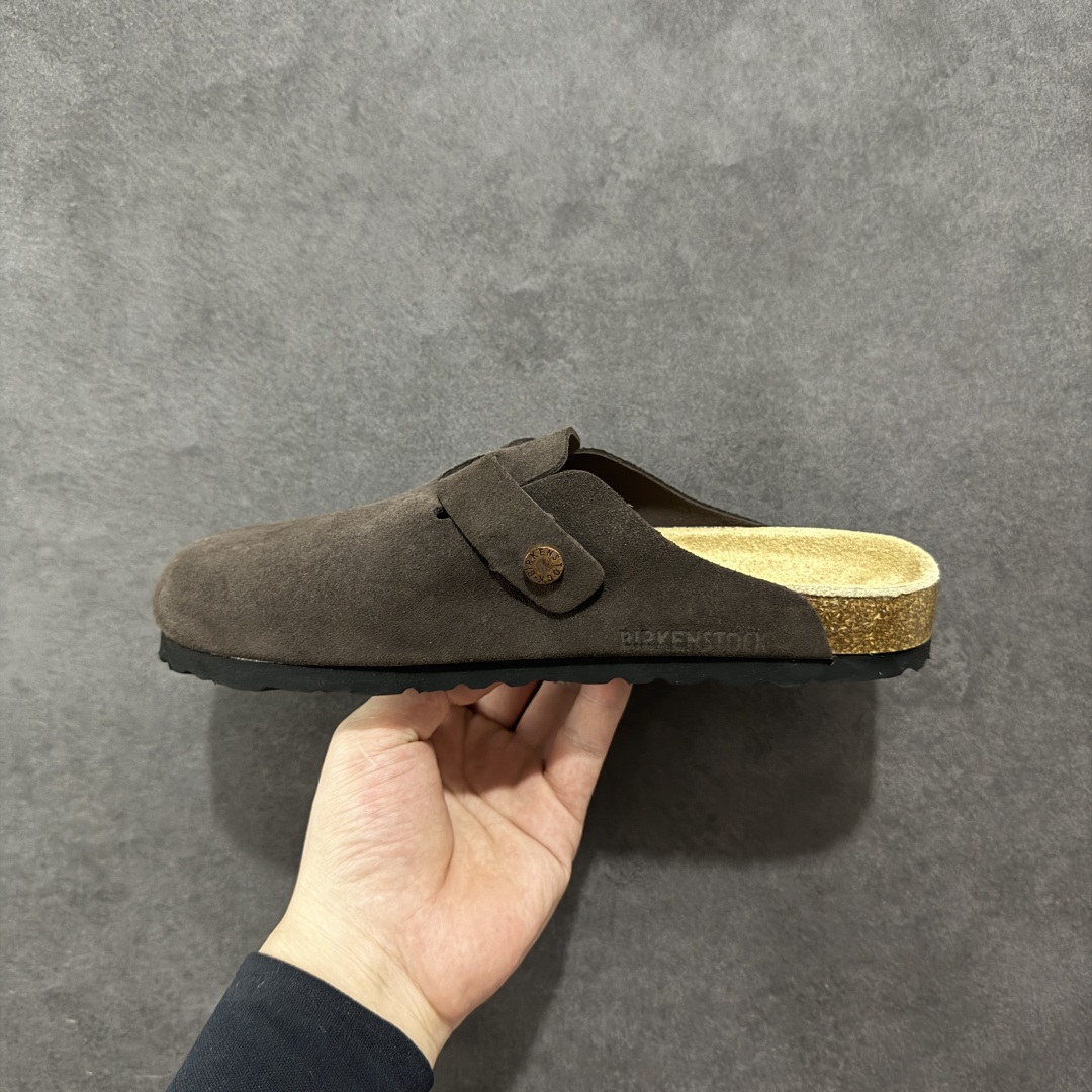 图片[2]-【广东顶级版】德国百年知名鞋履品牌·博肯Birkenstock 勃肯包拖系列 牛皮绒面革平底复古软木休闲鞋 勃肯包拖 市面顶级版本 原产品质 采用质地柔软牛皮绒面革 植入羊羔毛鞋垫和里衬材质 中底搭载缓震软木橡胶 尺码：35 36 37 38 39 40 41 42 43 44 45 46-选品中心