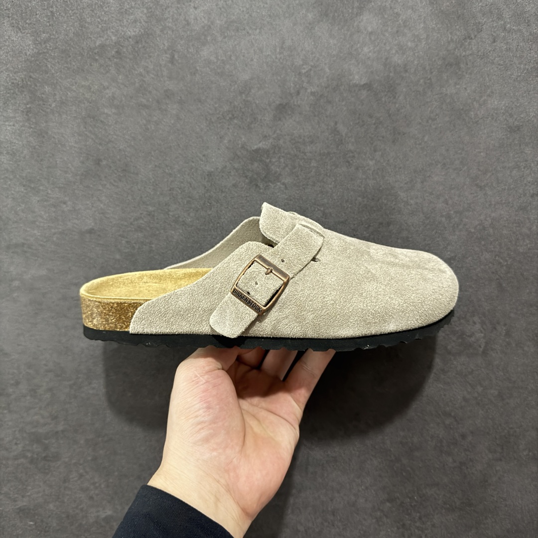 【广东顶级版】德国百年知名鞋履品牌·博肯Birkenstock 勃肯包拖系列 牛皮绒面革平底复古软木休闲鞋 勃肯包拖 市面顶级版本 原产品质 采用质地柔软牛皮绒面革 植入羊羔毛鞋垫和里衬材质 中底搭载缓震软木橡胶 尺码:35 36 37 38 39 40 41 42 43 44 45 46-选品中心