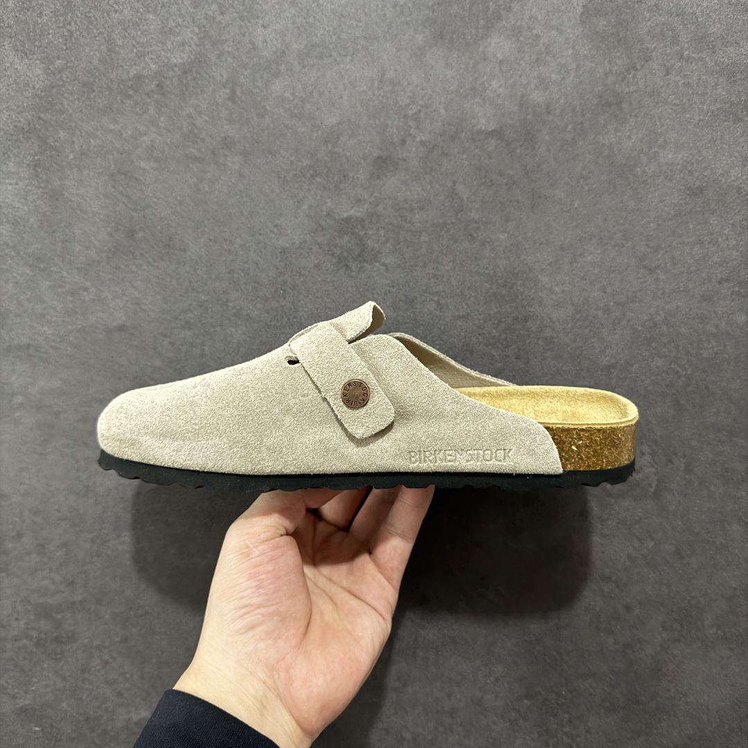 图片[2]-【广东顶级版】德国百年知名鞋履品牌·博肯Birkenstock 勃肯包拖系列 牛皮绒面革平底复古软木休闲鞋 勃肯包拖 市面顶级版本 原产品质 采用质地柔软牛皮绒面革 植入羊羔毛鞋垫和里衬材质 中底搭载缓震软木橡胶 尺码：35 36 37 38 39 40 41 42 43 44 45 46-选品中心