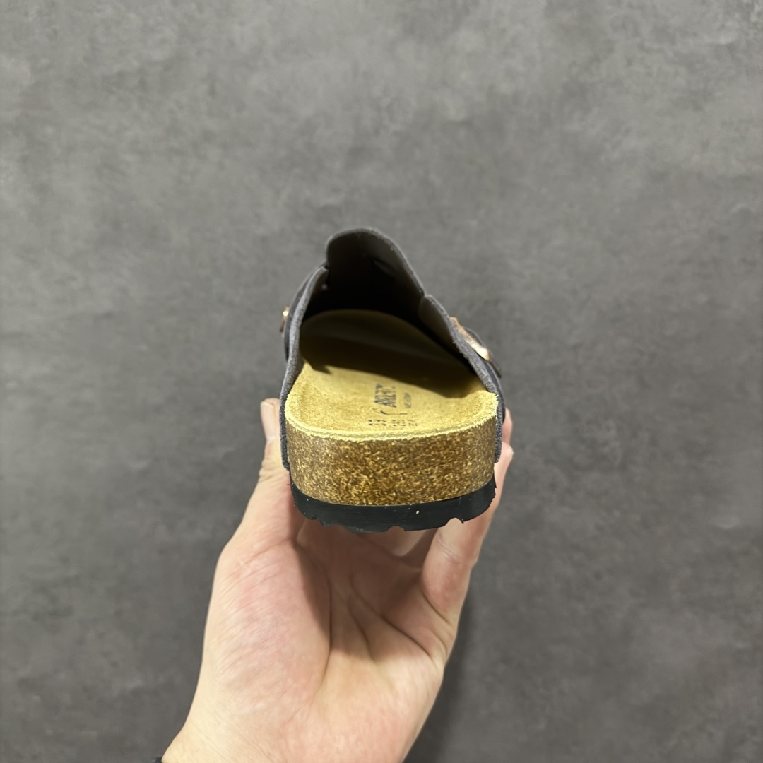 图片[4]-【广东顶级版】德国百年知名鞋履品牌·博肯Birkenstock 勃肯包拖系列 牛皮绒面革平底复古软木休闲鞋 勃肯包拖 市面顶级版本 原产品质 采用质地柔软牛皮绒面革 植入羊羔毛鞋垫和里衬材质 中底搭载缓震软木橡胶 尺码：35 36 37 38 39 40 41 42 43 44 45 46-选品中心