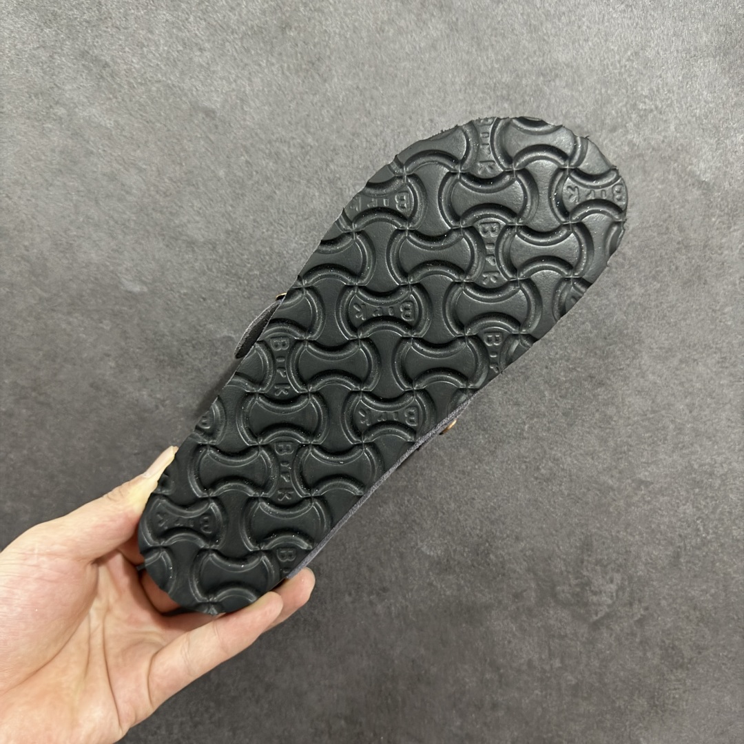 图片[9]-【广东顶级版】德国百年知名鞋履品牌·博肯Birkenstock 勃肯包拖系列 牛皮绒面革平底复古软木休闲鞋 勃肯包拖 市面顶级版本 原产品质 采用质地柔软牛皮绒面革 植入羊羔毛鞋垫和里衬材质 中底搭载缓震软木橡胶 尺码：35 36 37 38 39 40 41 42 43 44 45 46-选品中心