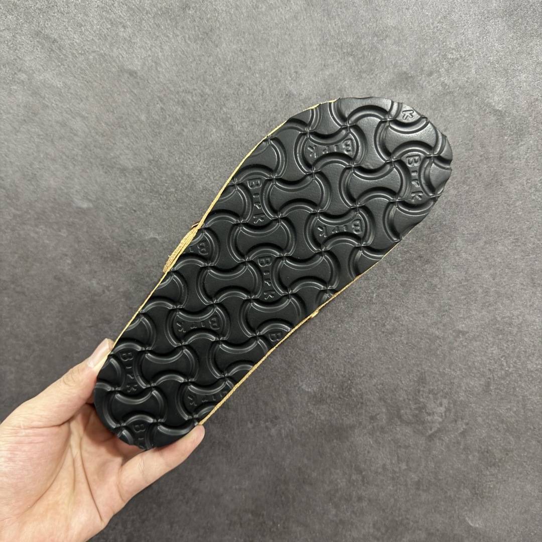 图片[9]-【广东顶级版】德国百年知名鞋履品牌·博肯Birkenstock 勃肯包拖系列 牛皮绒面革平底复古软木休闲鞋 勃肯包拖 市面顶级版本 原产品质 采用质地柔软牛皮绒面革 植入羊羔毛鞋垫和里衬材质 中底搭载缓震软木橡胶 尺码：35 36 37 38 39 40 41 42 43 44 45 46-选品中心