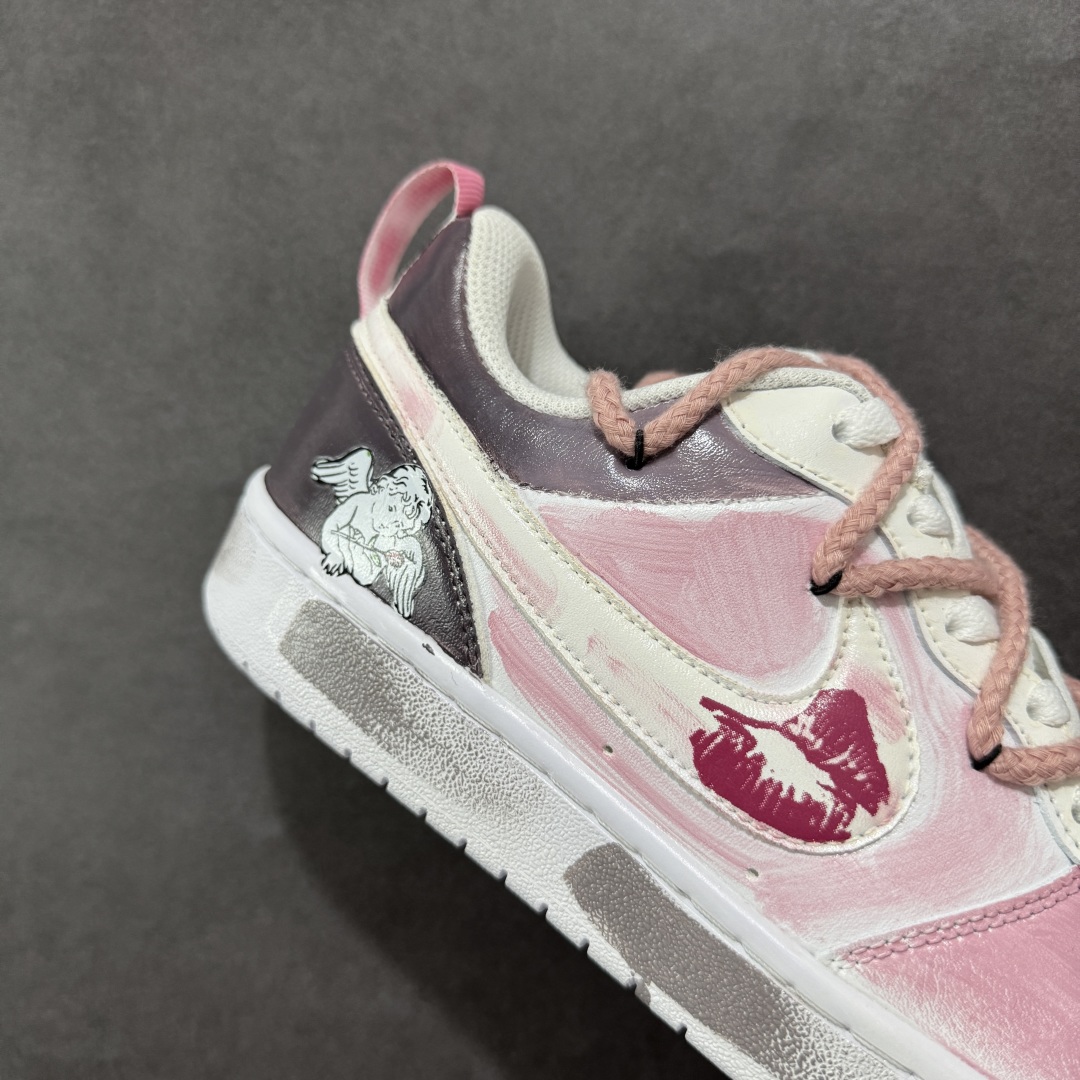 图片[5]-【定制版】NK Court Vision 1 “镜之魅影”手绘涂鸦定制板鞋 BQ5448-216 在那幽谧昏暗的房间里，一面古老的镜子静静伫立，镜面斑驳，裂痕交错，镜之魅影，它不仅是一面镜子的神秘力量，更是我们内心深处对自我的追寻和探索。 尺码：36 36.5 37.5 38 38.5 39 40 40.5 41 42 42.5 43 44 44.5 45-选品中心