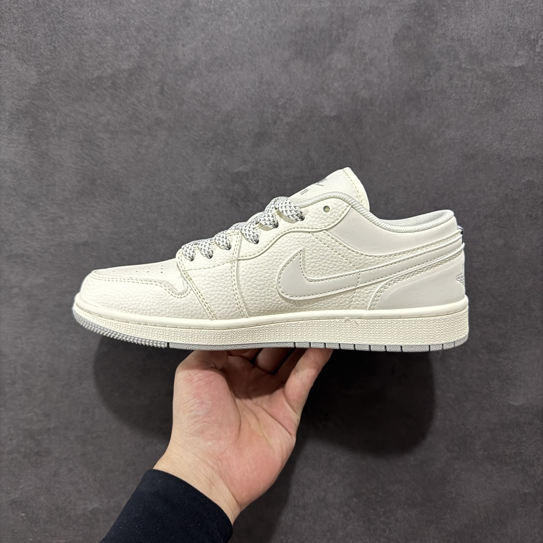 图片[2]-【定制版】Air Jordan 1 Low AJ1 乔1耐克联名 简约米灰底 高端定制 低帮复古篮球鞋 XX3168-187  #定制鞋盒 大厂纯原品质出货 超高清洁度 皮料切割干净无任何毛边 细节完美   尺码：36 36.5 37.5 38 36.5 39 40 40.5 41 42 42.5 43 44 44.5 45-选品中心