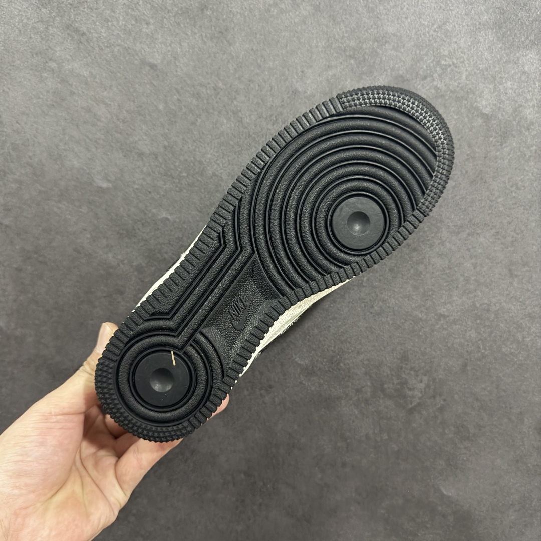 图片[9]-【定制版】Nike Air Force 1\’07 Low LV联名 黑牛仔小红勾 空军一号低帮休闲板鞋 LW9279-001  #原楦头原纸板 原装鞋盒 定制五金配件 内置全掌气垫 原厂鞋底   尺码：36 36.5 37.5 38 38.5 39 40 40.5 41 42 42.5 43 44 44.5 45-选品中心