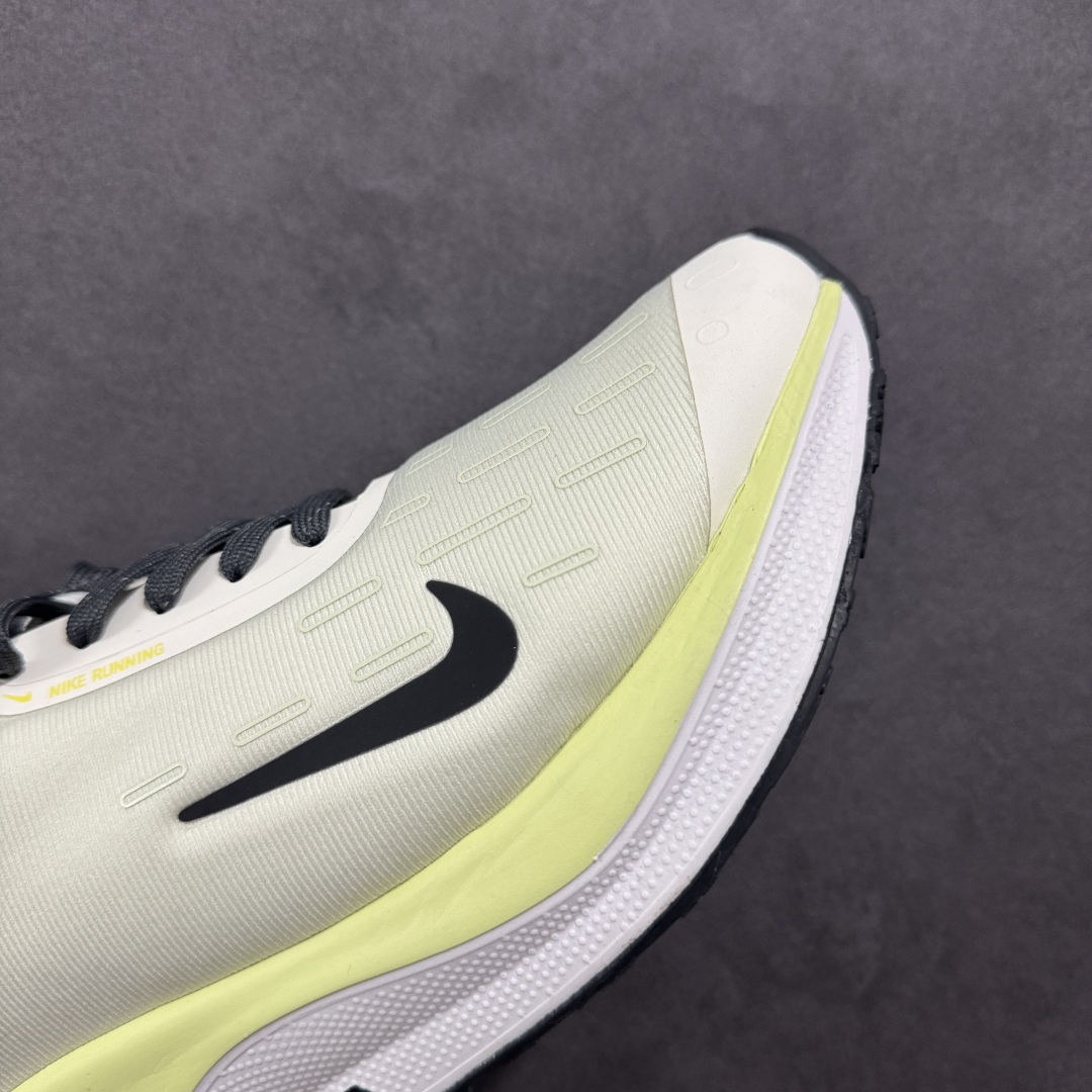 图片[5]-【公司级】NIKE Reactx X Infinty Run 4 GTX 马拉松机能风格运动鞋 简约大方的造型设计 随性休闲的时尚格调穿着舒适轻便 运动灵活自如 满足日常个性穿搭提供稳固支撑力和非凡抓地力缔造舒适非凡的迈步体验 货号： FB2197-100 尺码：36 36.5 37.5 38 38.5 39 40 40.5 41 42 42.5 43 44 45 46-选品中心