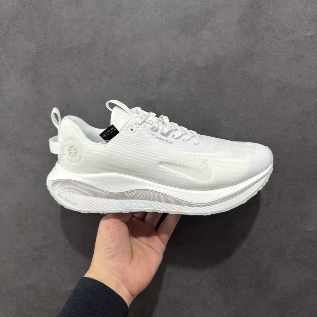 【公司级】NIKE Reactx X Infinty Run 4 GTX 马拉松机能风格运动鞋 简约大方的造型设计 随性休闲的时尚格调穿着舒适轻便 运动灵活自如 满足日常个性穿搭提供稳固支撑力和非凡抓地力缔造舒适非凡的迈步体验 货号: HQ0256-101 尺码:36 36.5 37.5 38 38.5 39 40 40.5 41 42 42.5 43 44 45 46-选品中心