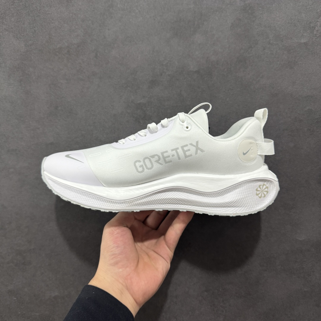 图片[2]-【公司级】NIKE Reactx X Infinty Run 4 GTX 马拉松机能风格运动鞋 简约大方的造型设计 随性休闲的时尚格调穿着舒适轻便 运动灵活自如 满足日常个性穿搭提供稳固支撑力和非凡抓地力缔造舒适非凡的迈步体验 货号： HQ0256-101 尺码：36 36.5 37.5 38 38.5 39 40 40.5 41 42 42.5 43 44 45 46-选品中心