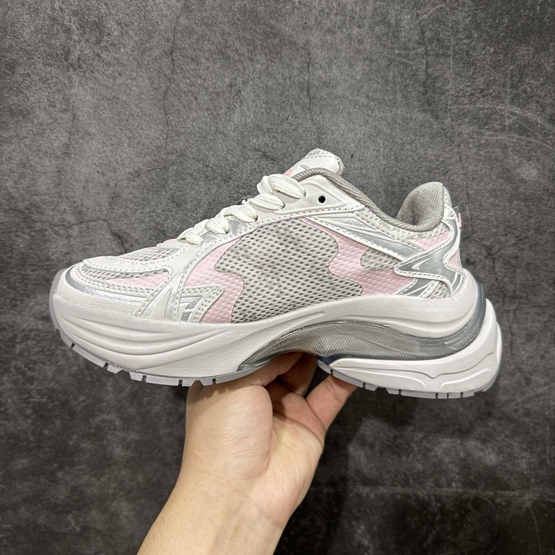 图片[2]-【纯原版】MLB Winner Chunky 25新款 NY百搭舒适休闲潮流运动厚底增高 防滑耐磨 低帮 老爹鞋白粉色 潮流厚底时尚街头赛博老爹鞋 MLB官方同步出货 虞书欣等众多潮流明星同款 高弹双层MD大底 原楦原档案数据开发版型（完美鞋头弧度/后套收口效果🆚市面文案版本‼️） 原厂立体填充鞋舌海绵 中底注胶孔原数据开发模具大底原厂转印标市面上唯一纯原版本 原材料打造 内增高6cm 原厂1：1模具开发 原厂进口纳米材质 原厂 全套手提袋 原盒雷射防伪标包装 天猫订单品质 官网尺码：35 36 36.5 37.5 38 38.5 39 40-选品中心