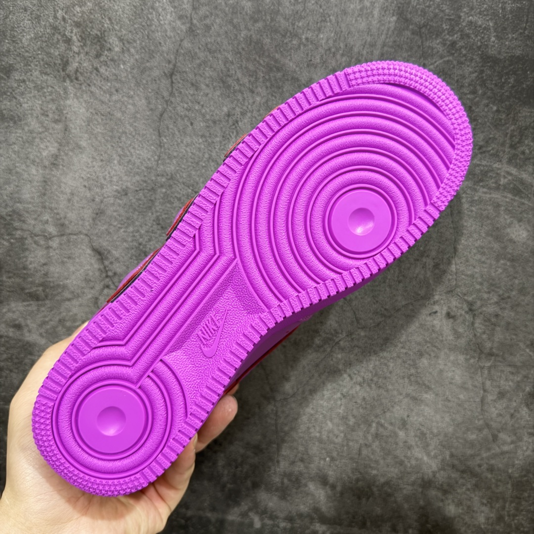 图片[9]-【S2纯原】CPFM x NK Air Force 1 Low 空军一号系列低帮 S2纯原生产线出品 经典百搭休闲运动板鞋“联名放大补丁字母”近日，A$AP Bari 在其官方社交媒体上预告了 Cactus Plant Flea Market(CPFM) 和 Nike Air Force 1 Low 的全新配色。 #此次全新推出的紫色和苔藓绿配色，保留了原始黑白版本的标志性风格，均采用皮革鞋面、尼龙鞋舌、带有反光底衬的「AIR SUNSHINE」及同色 AF1 橡胶鞋底。 货号：FQ7069-500 尺码：36 36.5 37.5 38 38.5 39 40 40.5 41 42 42.5 43 44 44.5 45 46 47.5-选品中心