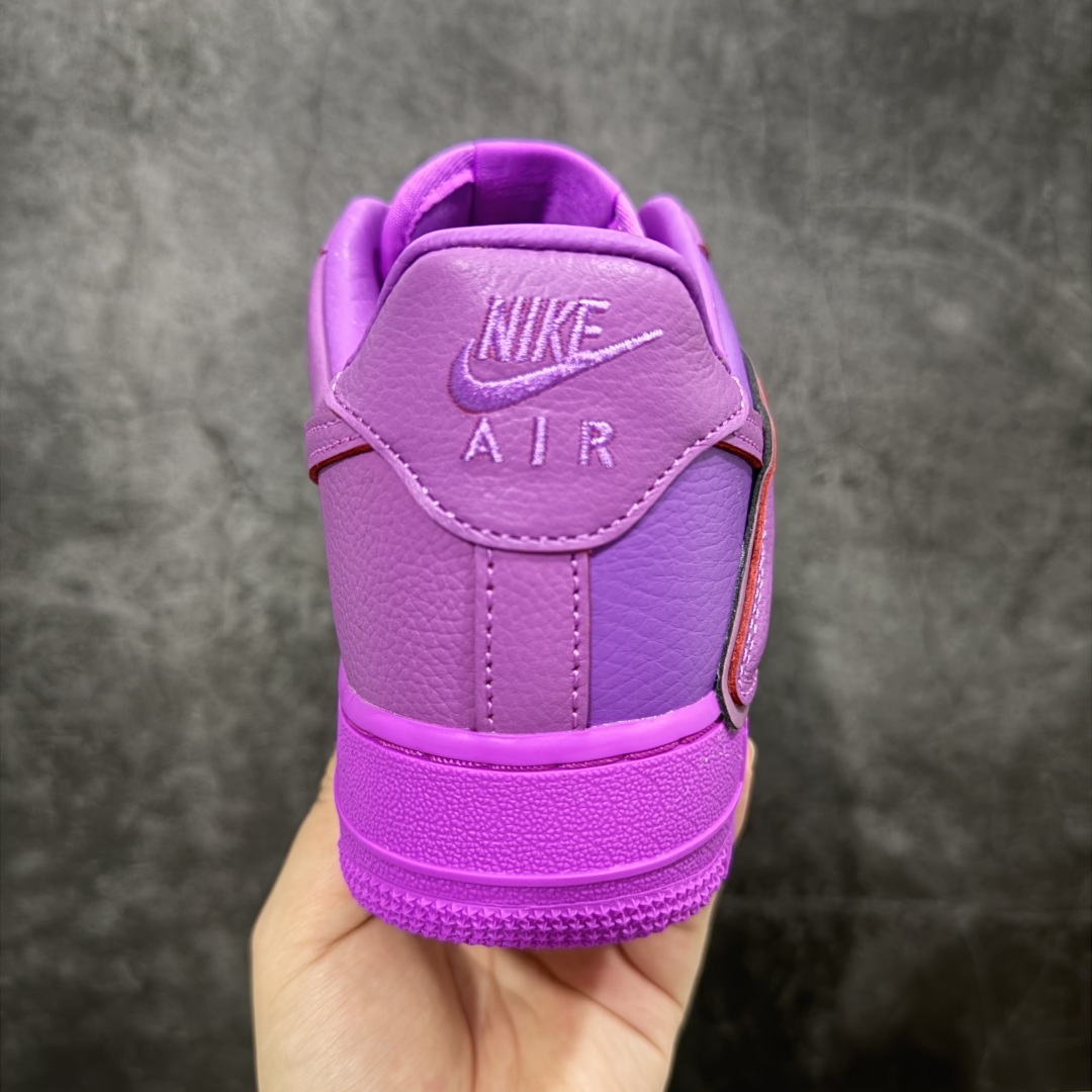 图片[4]-【S2纯原】CPFM x NK Air Force 1 Low 空军一号系列低帮 S2纯原生产线出品 经典百搭休闲运动板鞋“联名放大补丁字母”近日，A$AP Bari 在其官方社交媒体上预告了 Cactus Plant Flea Market(CPFM) 和 Nike Air Force 1 Low 的全新配色。 #此次全新推出的紫色和苔藓绿配色，保留了原始黑白版本的标志性风格，均采用皮革鞋面、尼龙鞋舌、带有反光底衬的「AIR SUNSHINE」及同色 AF1 橡胶鞋底。 货号：FQ7069-500 尺码：36 36.5 37.5 38 38.5 39 40 40.5 41 42 42.5 43 44 44.5 45 46 47.5-选品中心