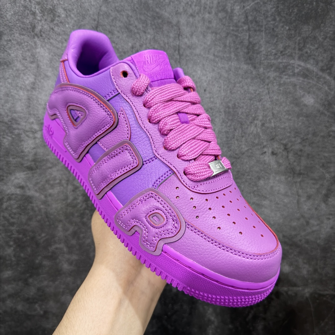 图片[3]-【S2纯原】CPFM x NK Air Force 1 Low 空军一号系列低帮 S2纯原生产线出品 经典百搭休闲运动板鞋“联名放大补丁字母”近日，A$AP Bari 在其官方社交媒体上预告了 Cactus Plant Flea Market(CPFM) 和 Nike Air Force 1 Low 的全新配色。 #此次全新推出的紫色和苔藓绿配色，保留了原始黑白版本的标志性风格，均采用皮革鞋面、尼龙鞋舌、带有反光底衬的「AIR SUNSHINE」及同色 AF1 橡胶鞋底。 货号：FQ7069-500 尺码：36 36.5 37.5 38 38.5 39 40 40.5 41 42 42.5 43 44 44.5 45 46 47.5-选品中心