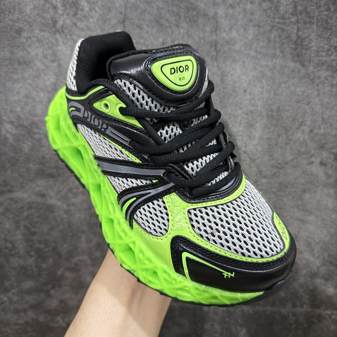 图片[3]-【广东纯原版本】Dior迪奥B35最新款老爹运动鞋 秋季新品，以时髦复古风格丰富经典系列。精心制作，可全年与休闲造型搭配 顺应复古市场的趋势的 Dad Shoes风格鞋款鞋舌上的Dior标志 也注明了这双鞋是运用了质感细腻的皮革和网眼布面材质拼接成鞋身，鞋身两侧有显眼的字母CD 表明身份，鞋身多处线条勾勒细节 让鞋子看起来不那么单调、复古立体感十足！配送专柜精美包装 面料：原版定制牛皮 内里：进口透气网里 鞋底：开模防滑大底 尺码： 35-45-选品中心